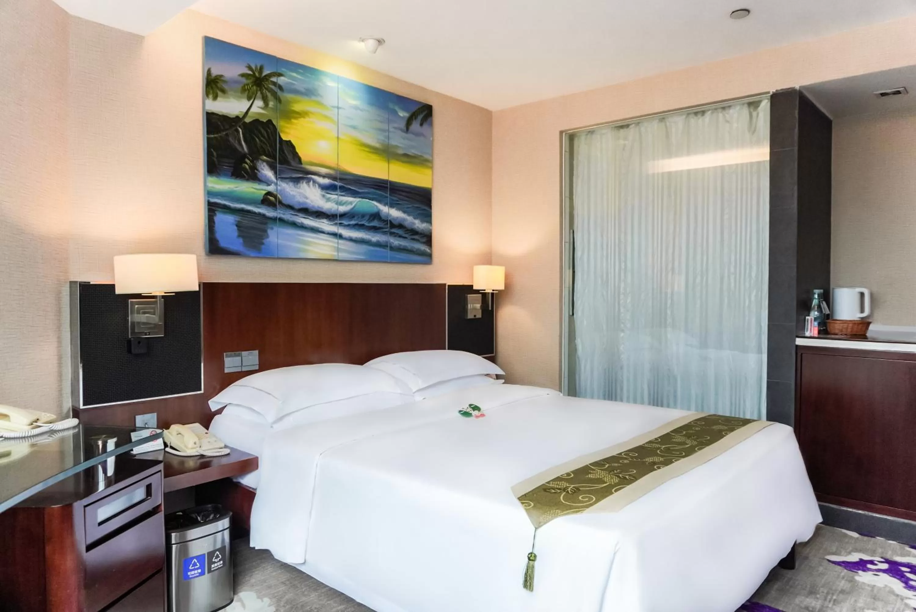 Bedroom in The Pavilion Century Tower (Huaqiang NorthBusiness Zone)