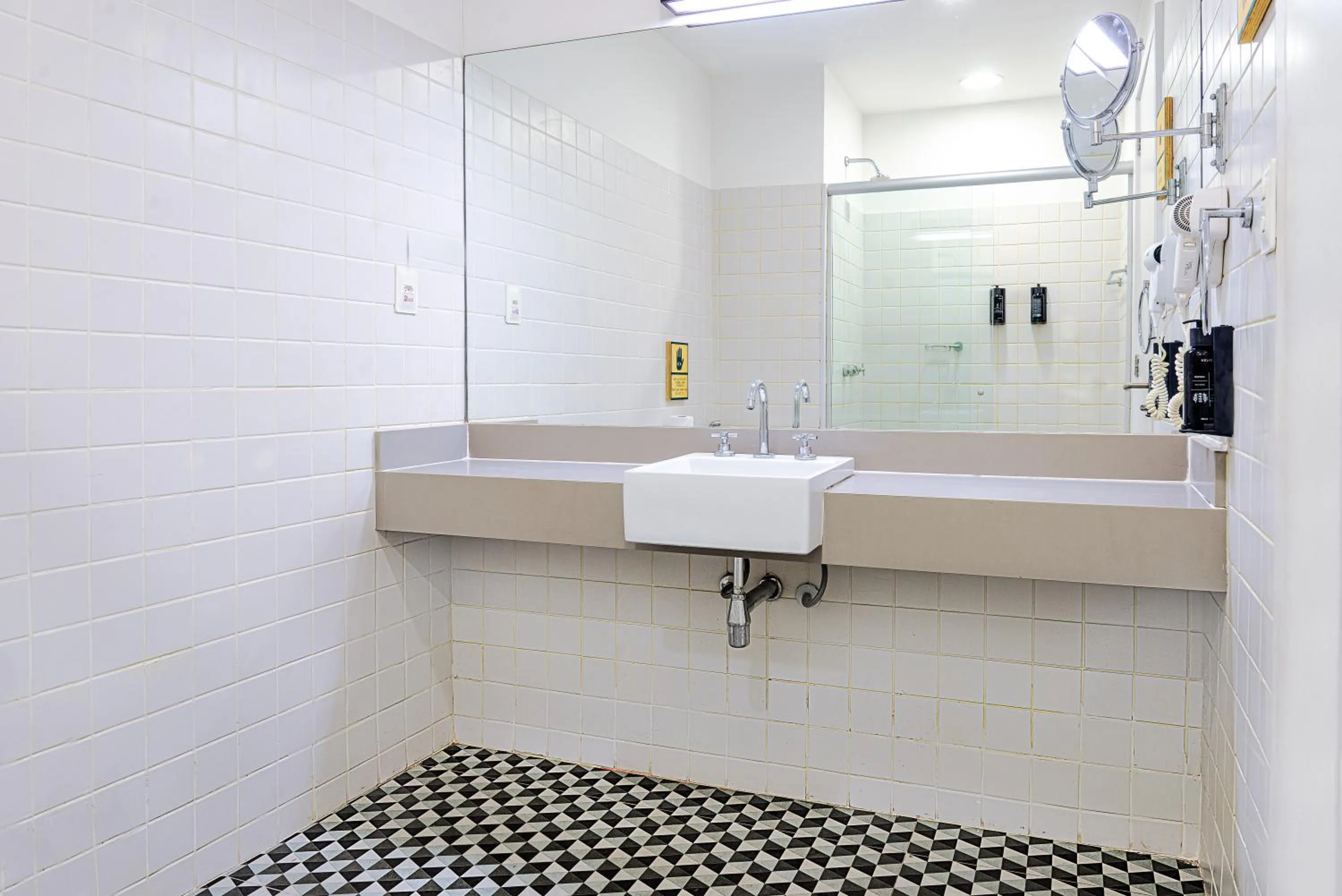 Shower in Selina Lapa Rio de Janeiro