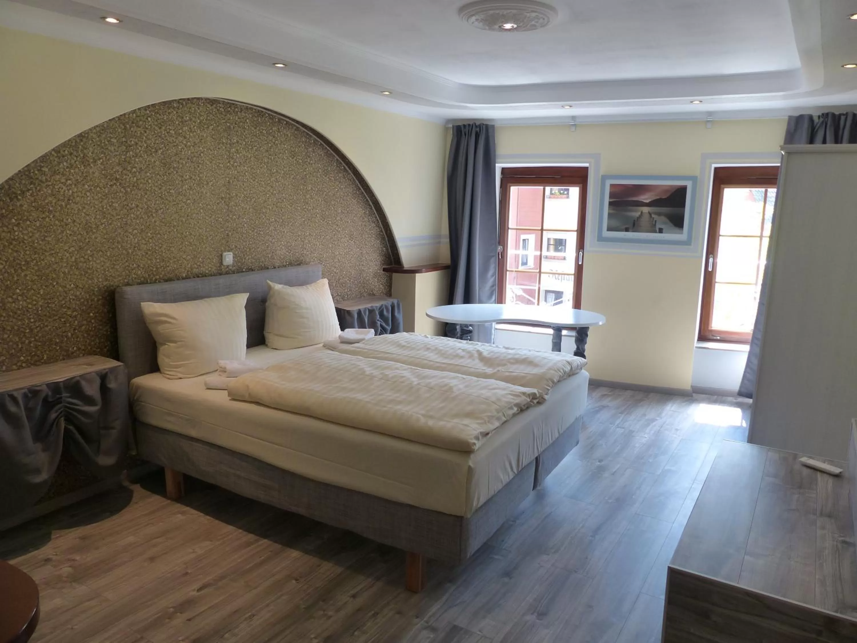 Photo of the whole room, Bed in Hotel am Markt