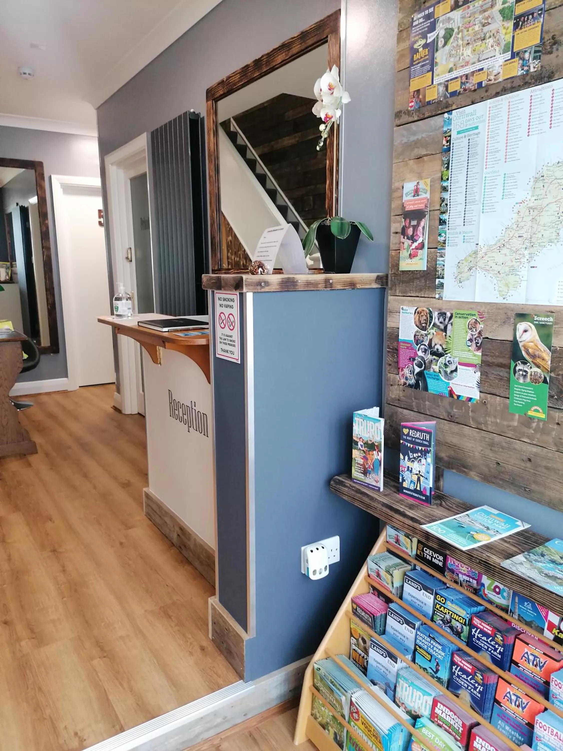 Facade/entrance in Pensalda Guest House