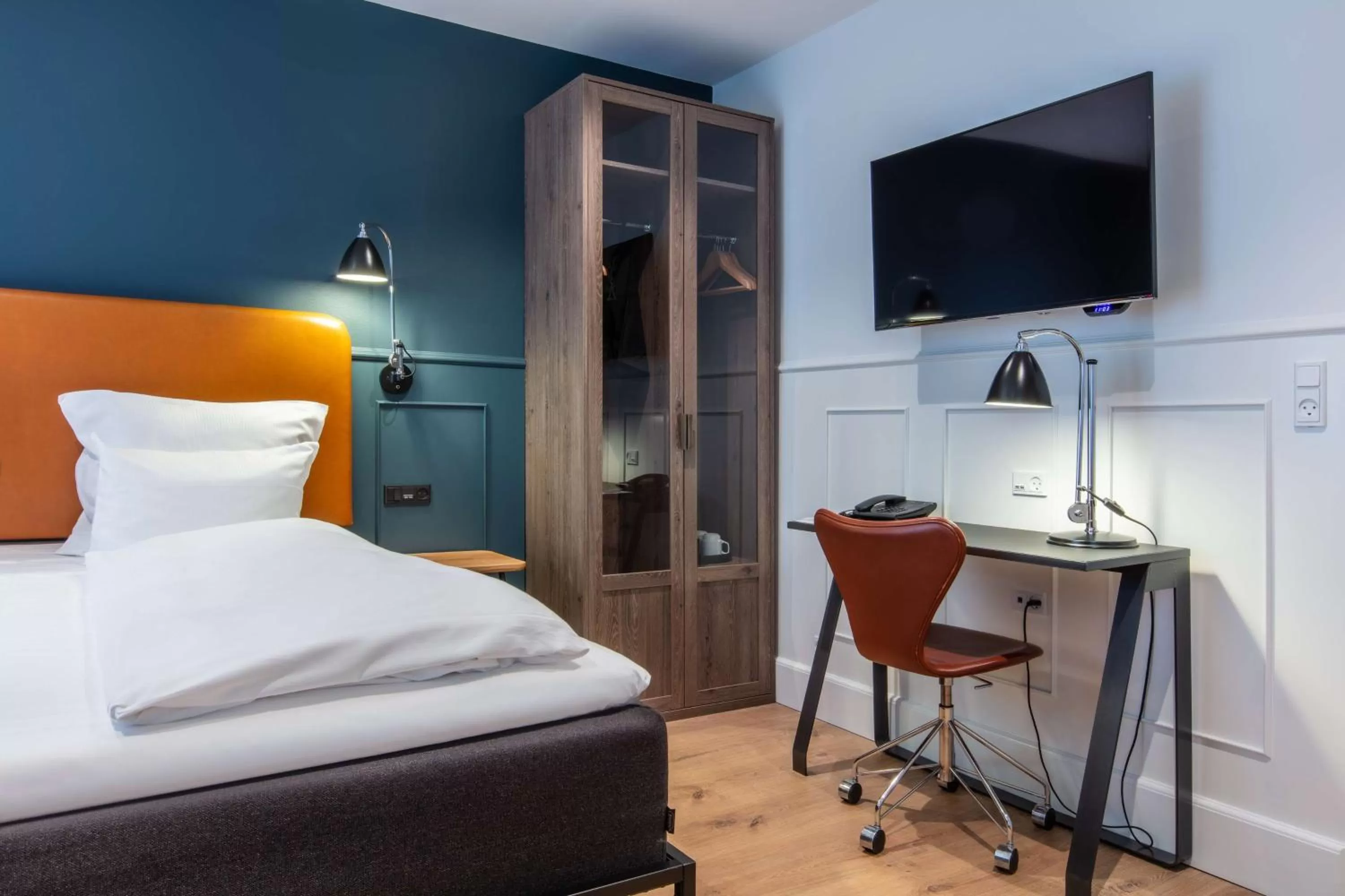 Photo of the whole room, Bed in The Huxley Copenhagen, BW Premier Collection