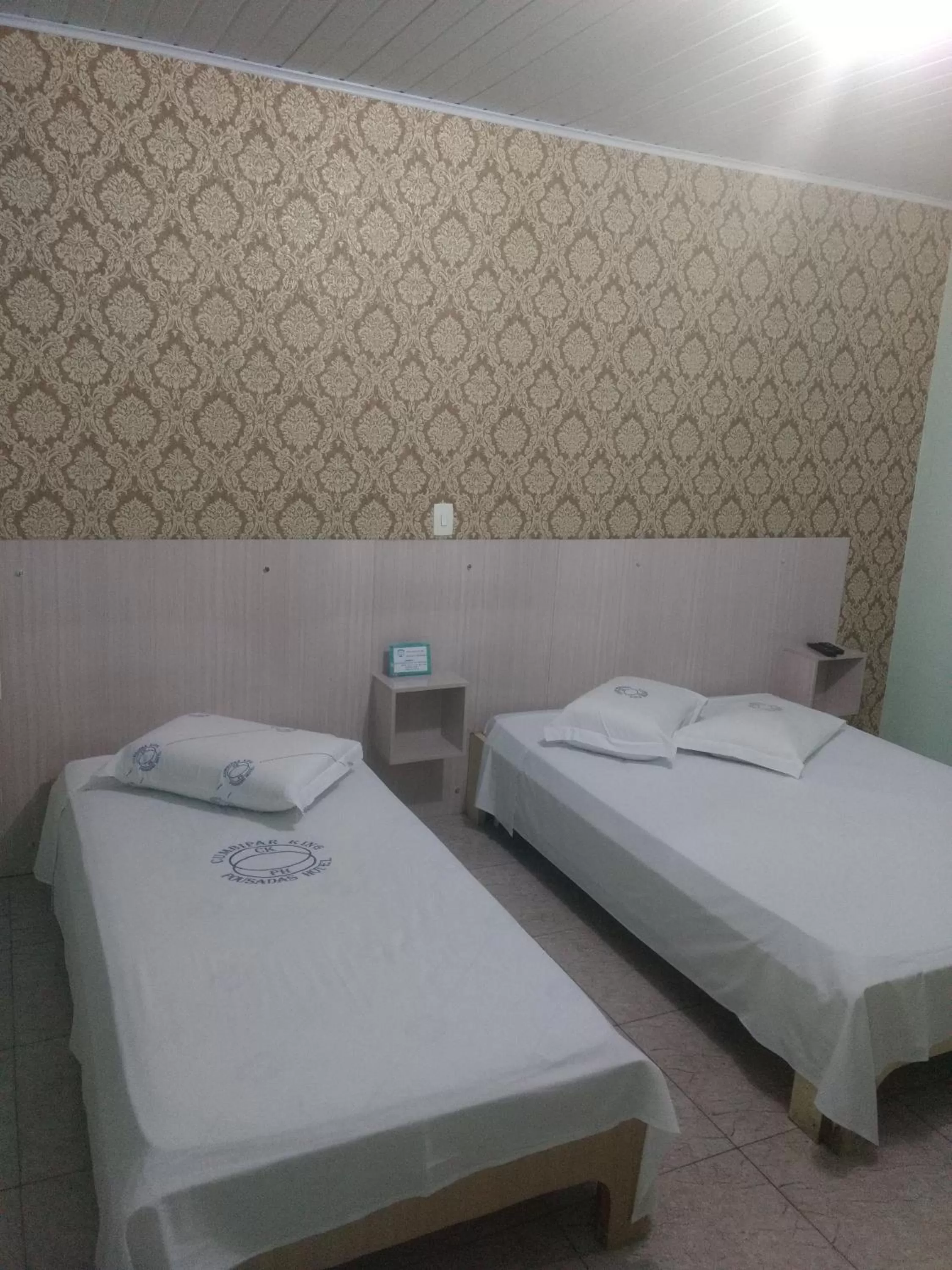 Bedroom, Bed in Cumbipar King Hotel