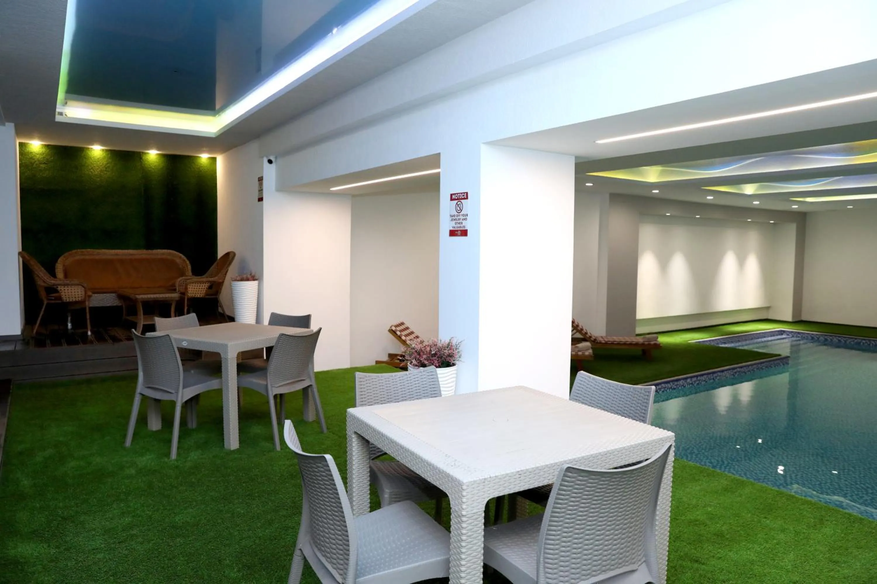 Swimming pool in Best Western Plus Paradise Hotel Dilijan