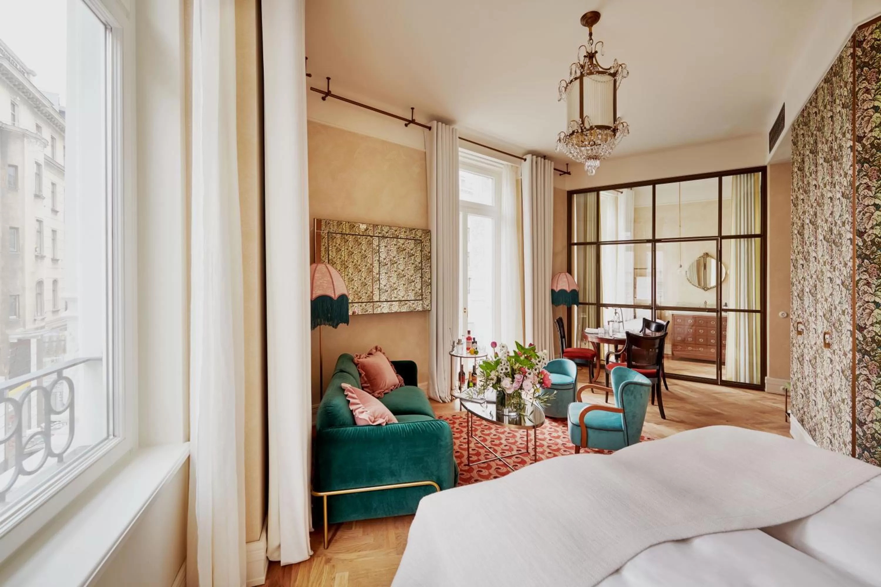 Living room, Bed in Hotel MOTTO