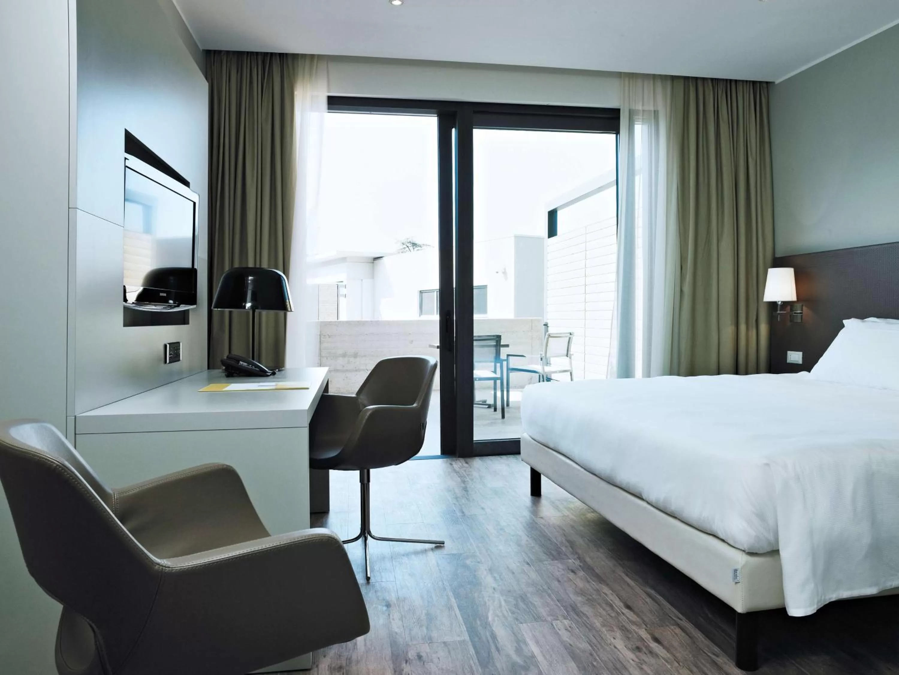 Bed in DoubleTree by Hilton Hotel Venice - North