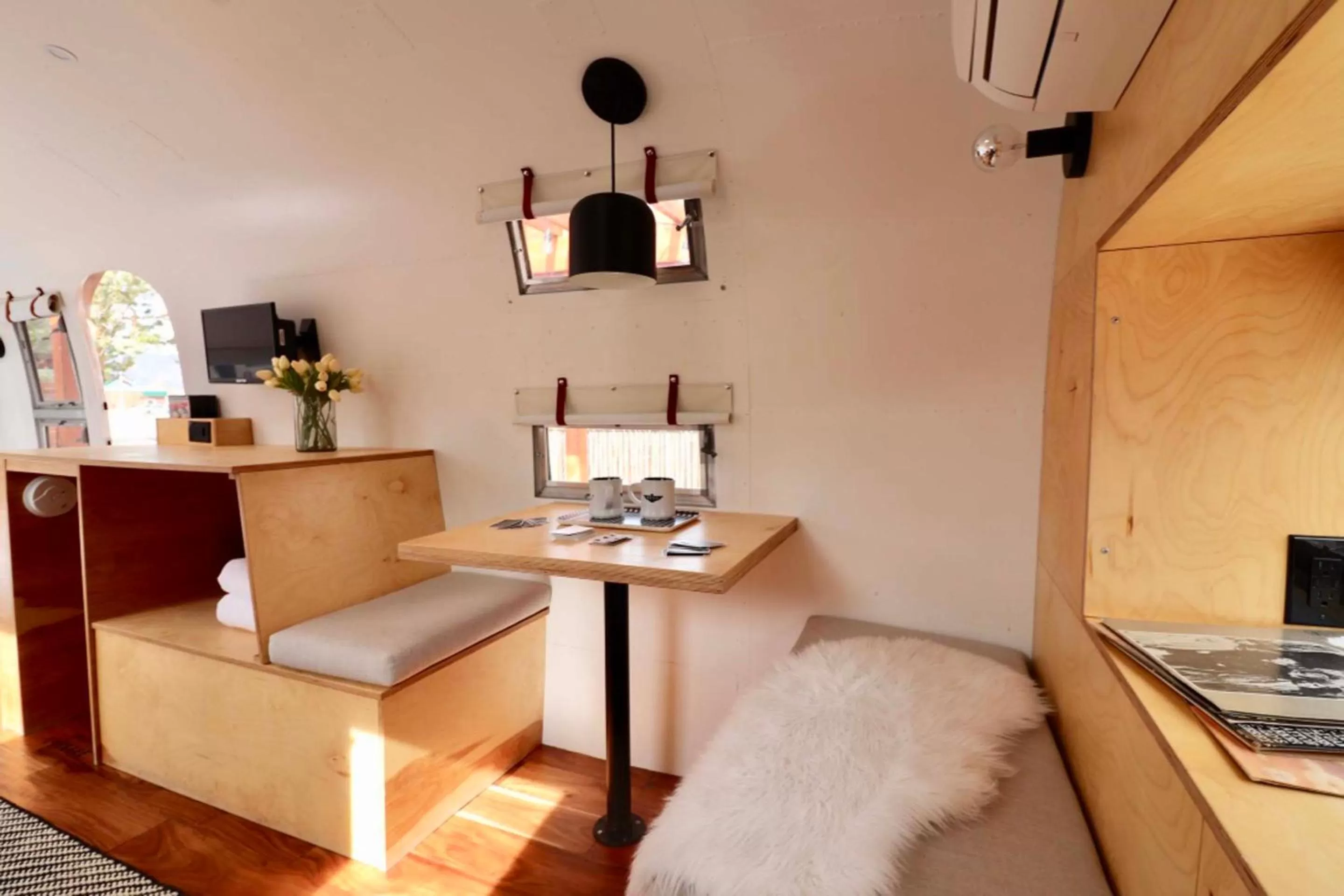 Dining area in Amigo Motor Lodge