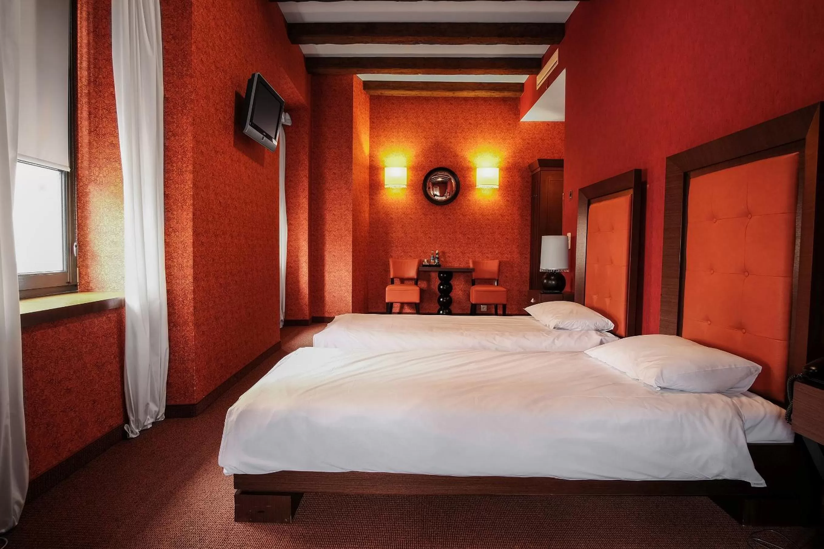 Photo of the whole room, Bed in Vanilla Hotel