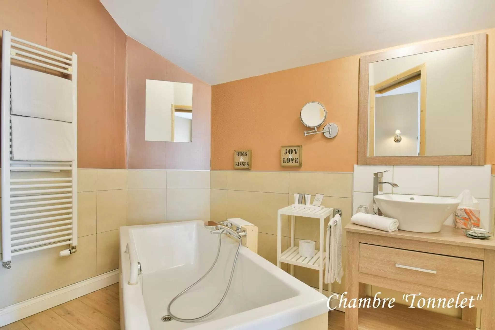 Bathroom in Hôtel l'Ecrin d'Ô