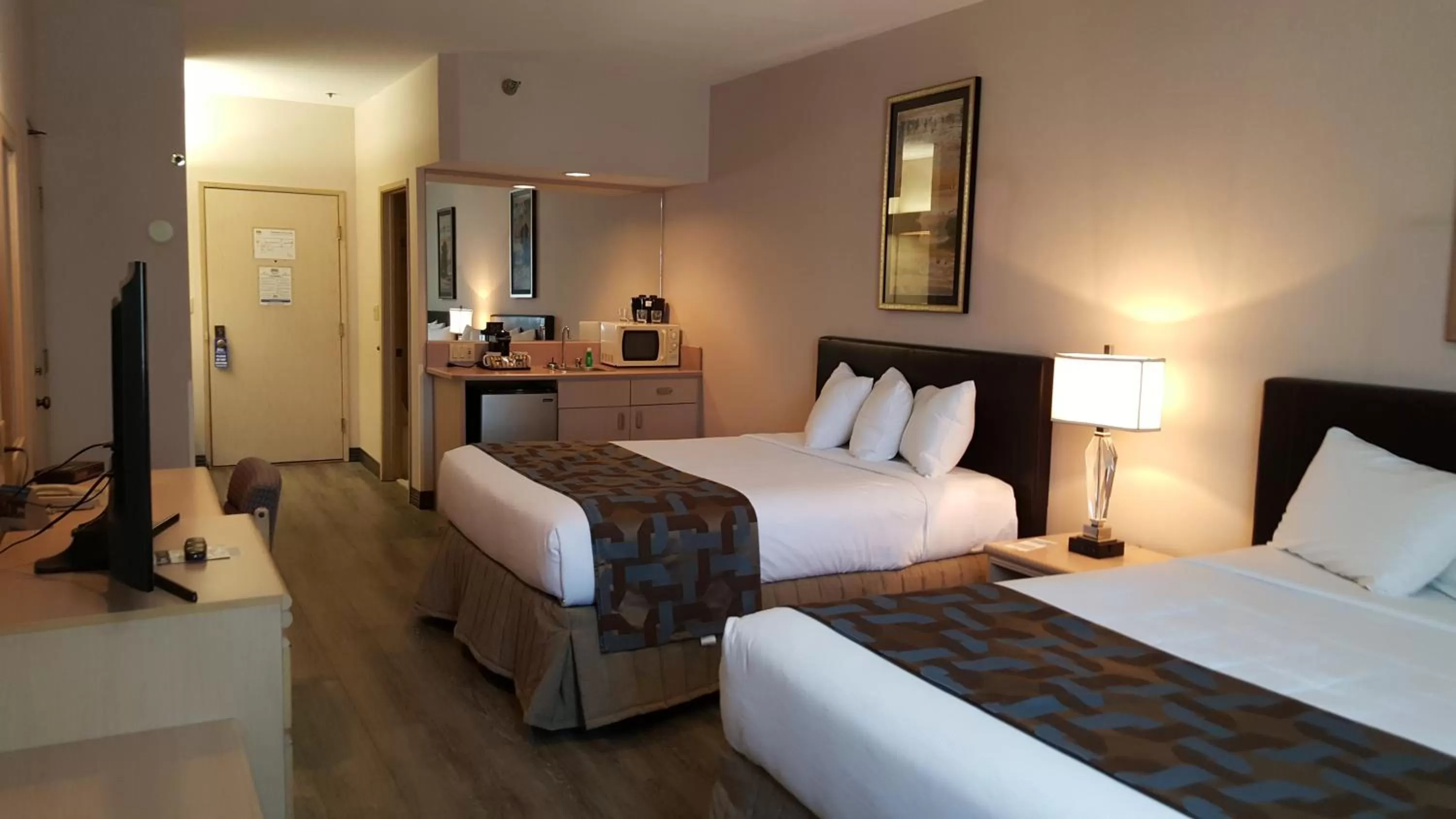 Bed in Shilo Inn Elko