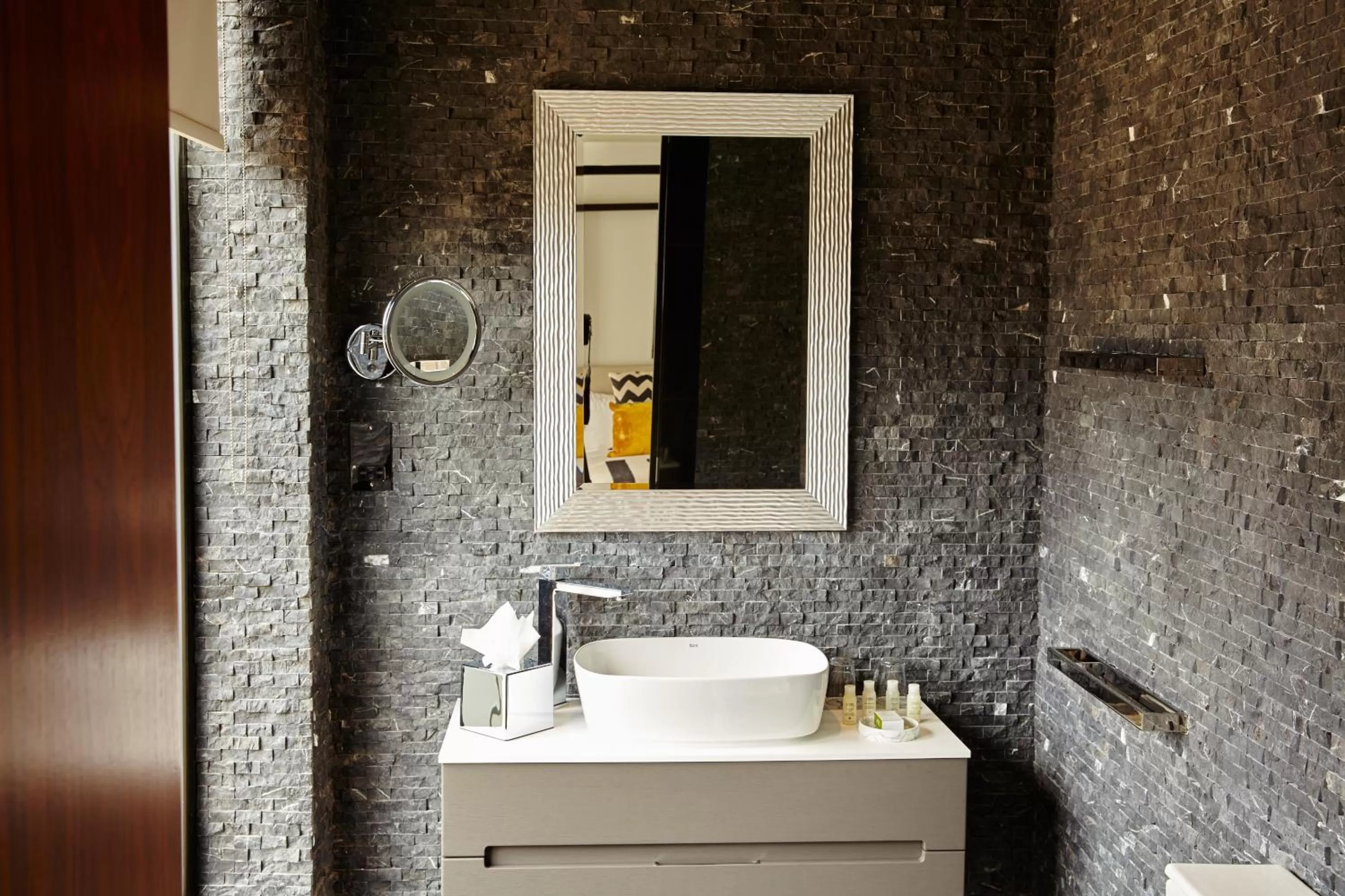 Photo of the whole room in Hotel Indigo London Tower Hill by IHG