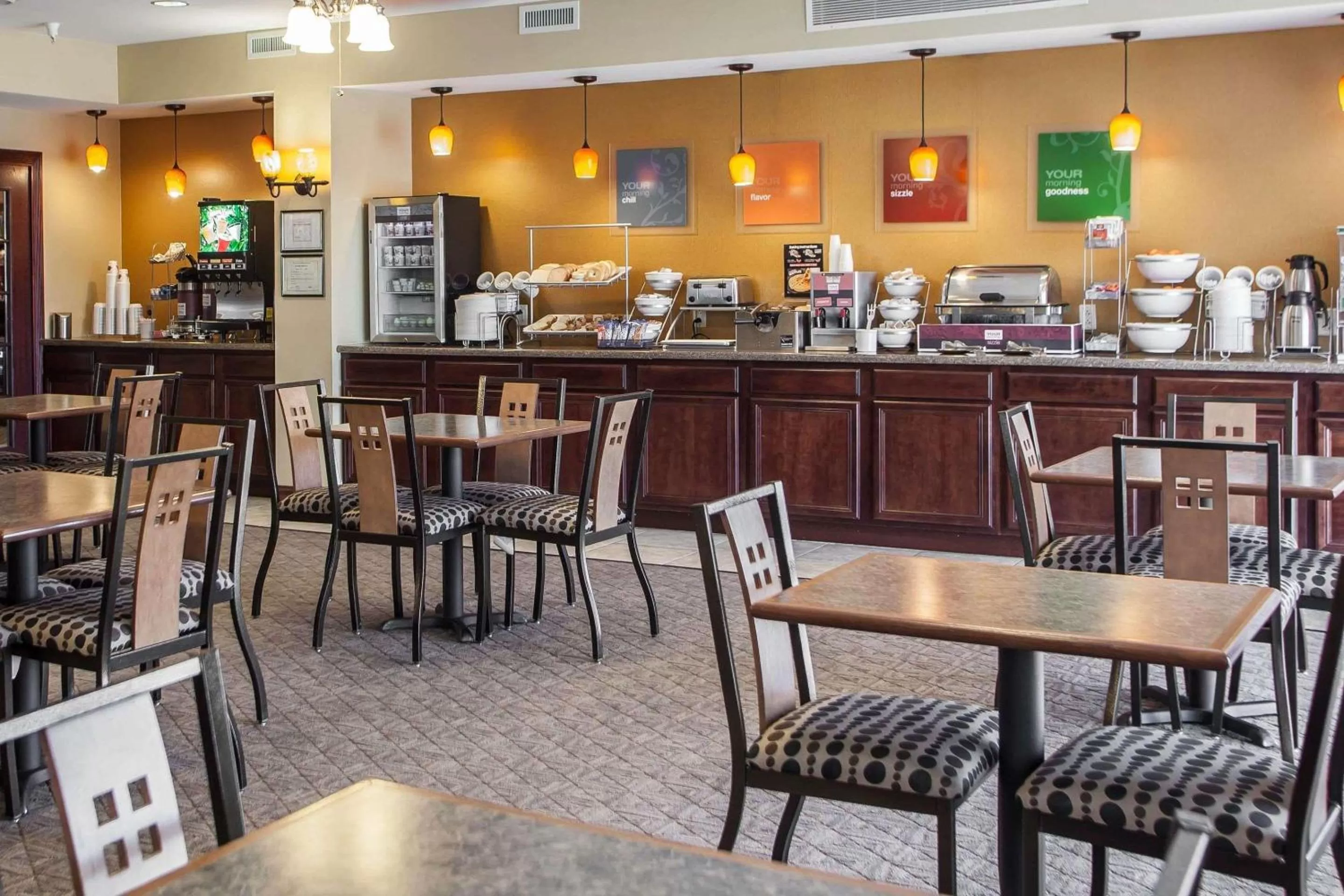 Restaurant/places to eat in Comfort Suites Bloomington I-55 and I-74