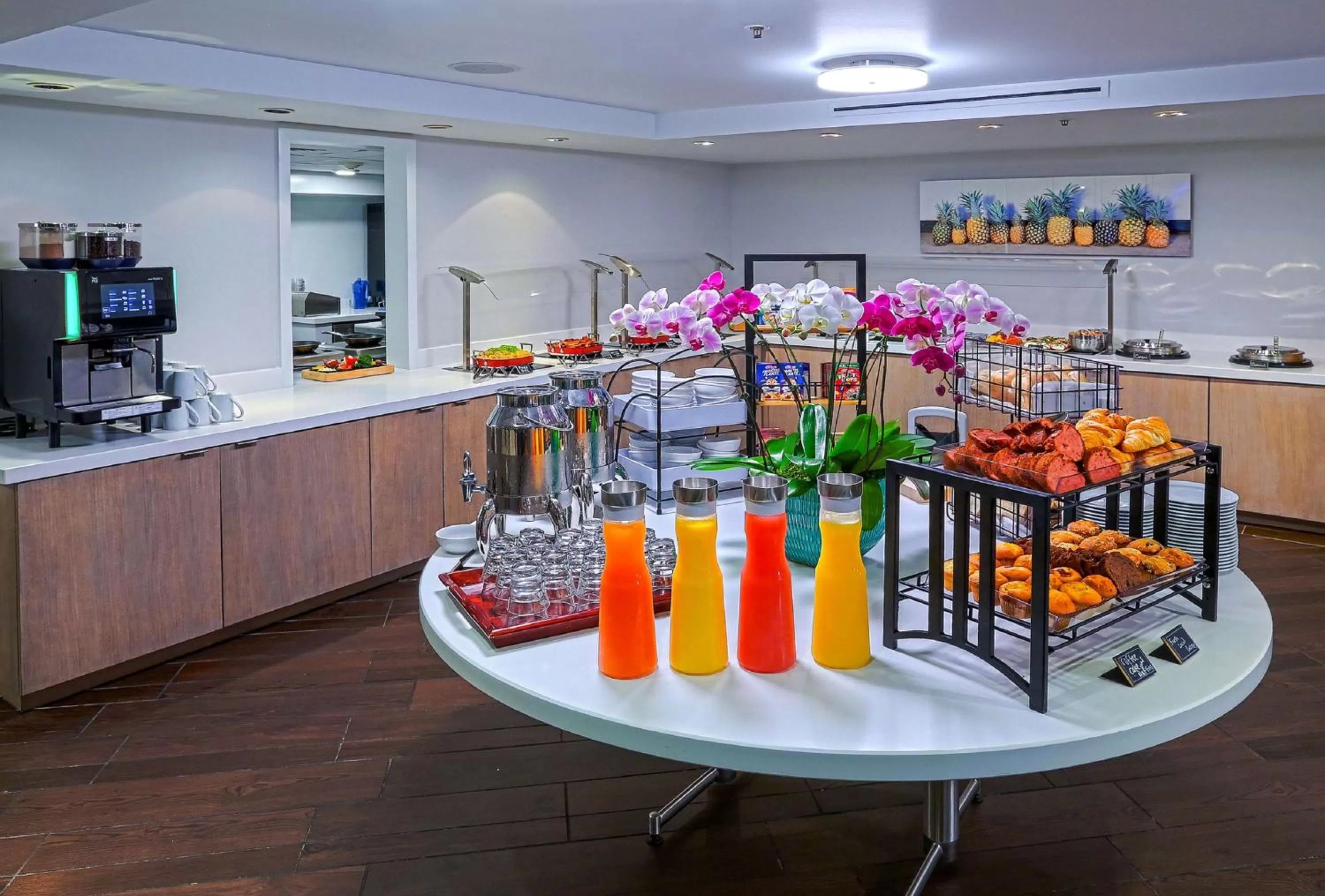 Restaurant/places to eat in DoubleTree by Hilton Alana - Waikiki Beach