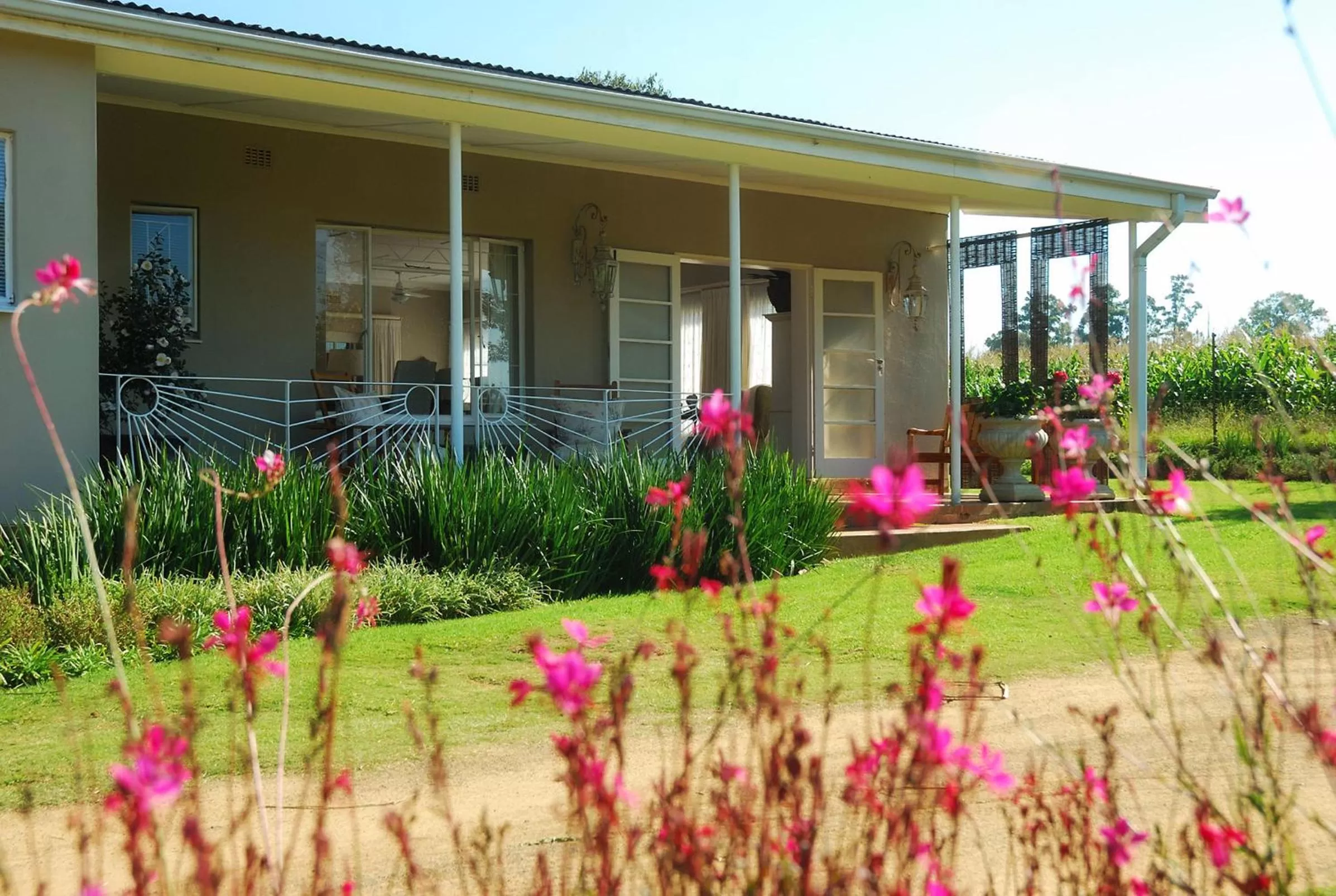 Facade/entrance in Sneezewood Farm Bed&Breakfast and Self-Catering Cottage