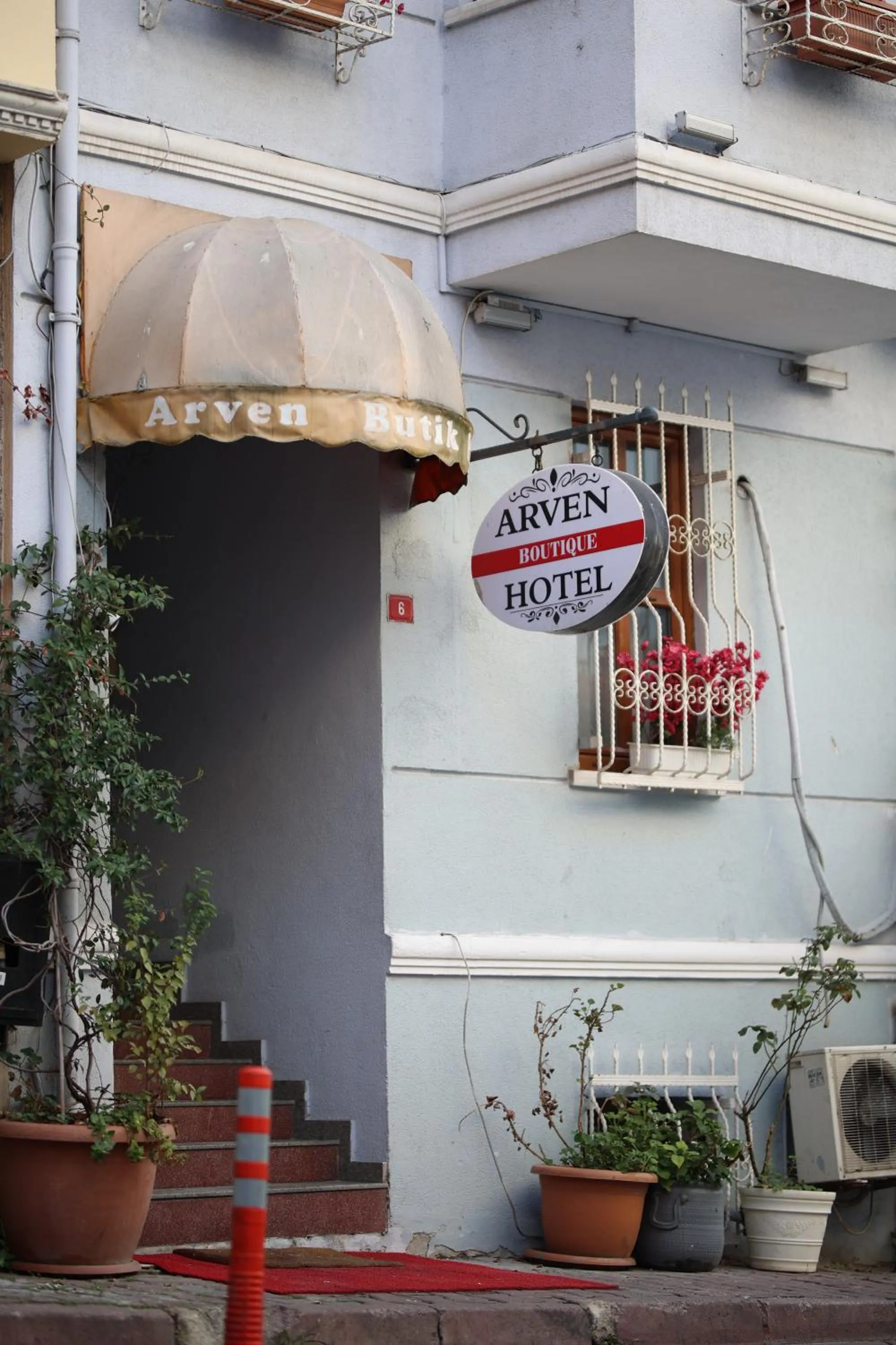 Property building in Arven Hotel