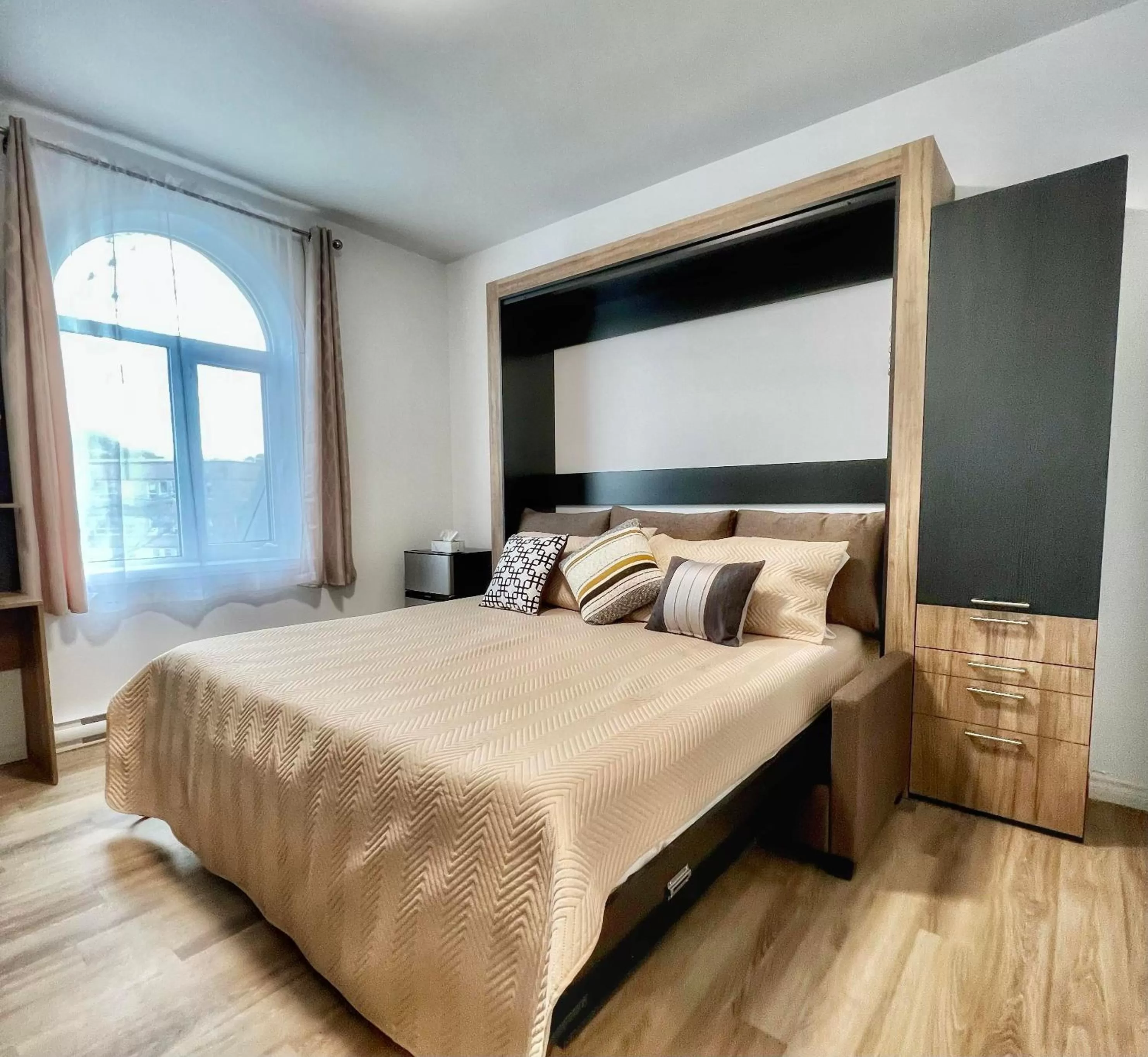 Bed in Auberge Le St-Alexis