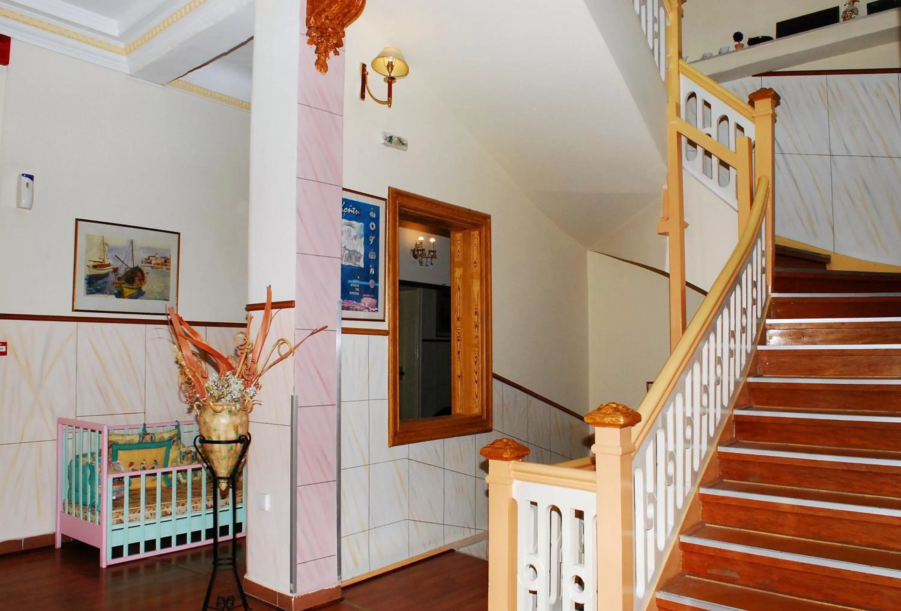 Decorative detail in Diethnes Hotel