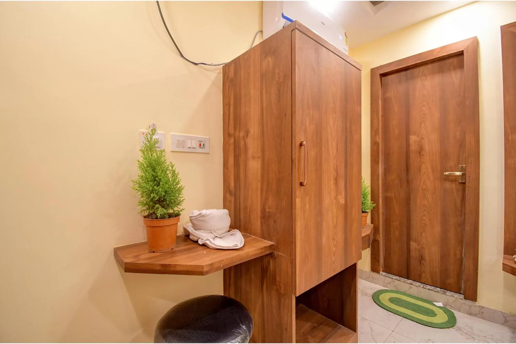 wardrobe in FabHotel Aqua Tulip - Nr Milan Mela