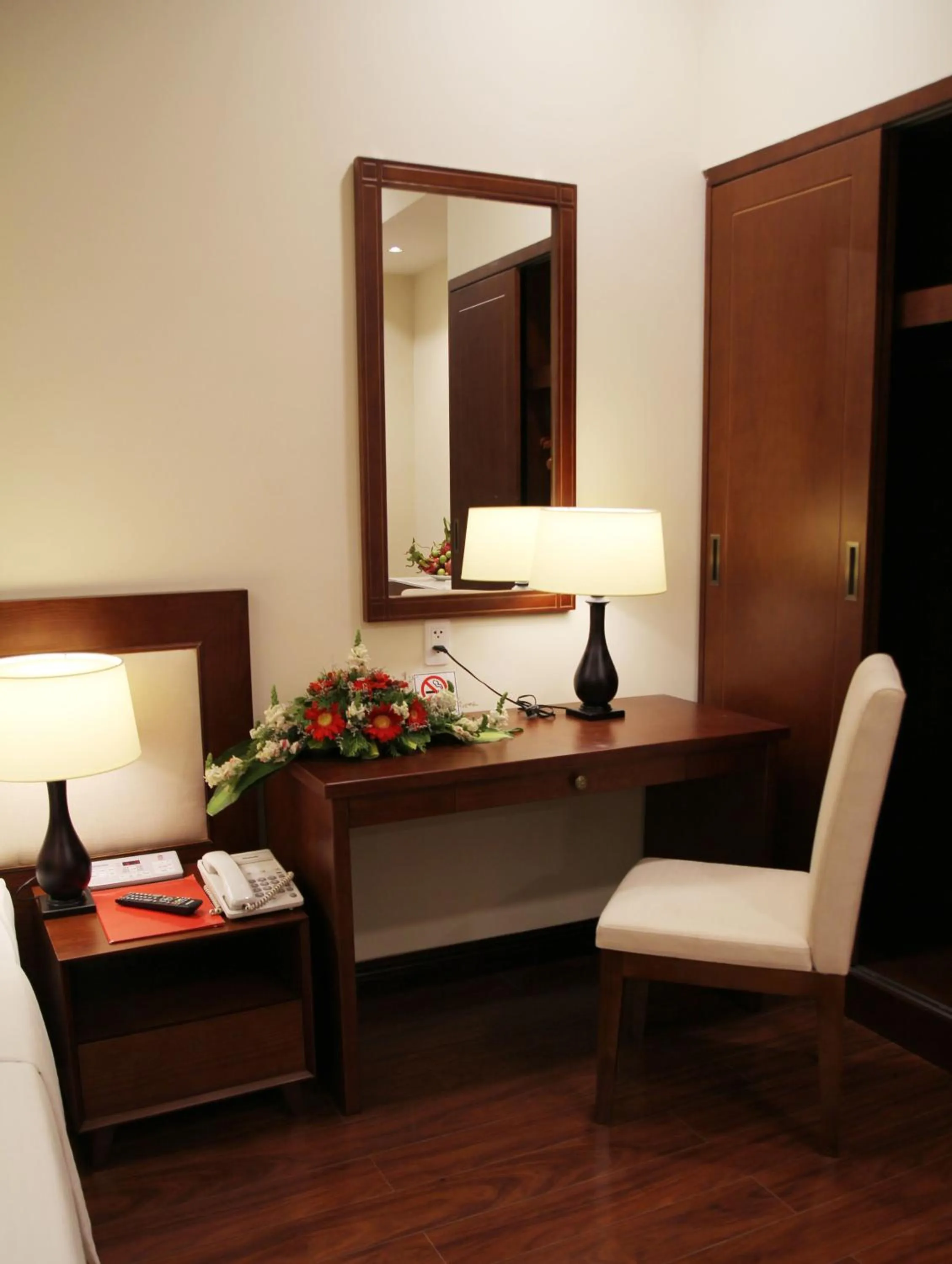 Seating area in Dong Khanh Hotel