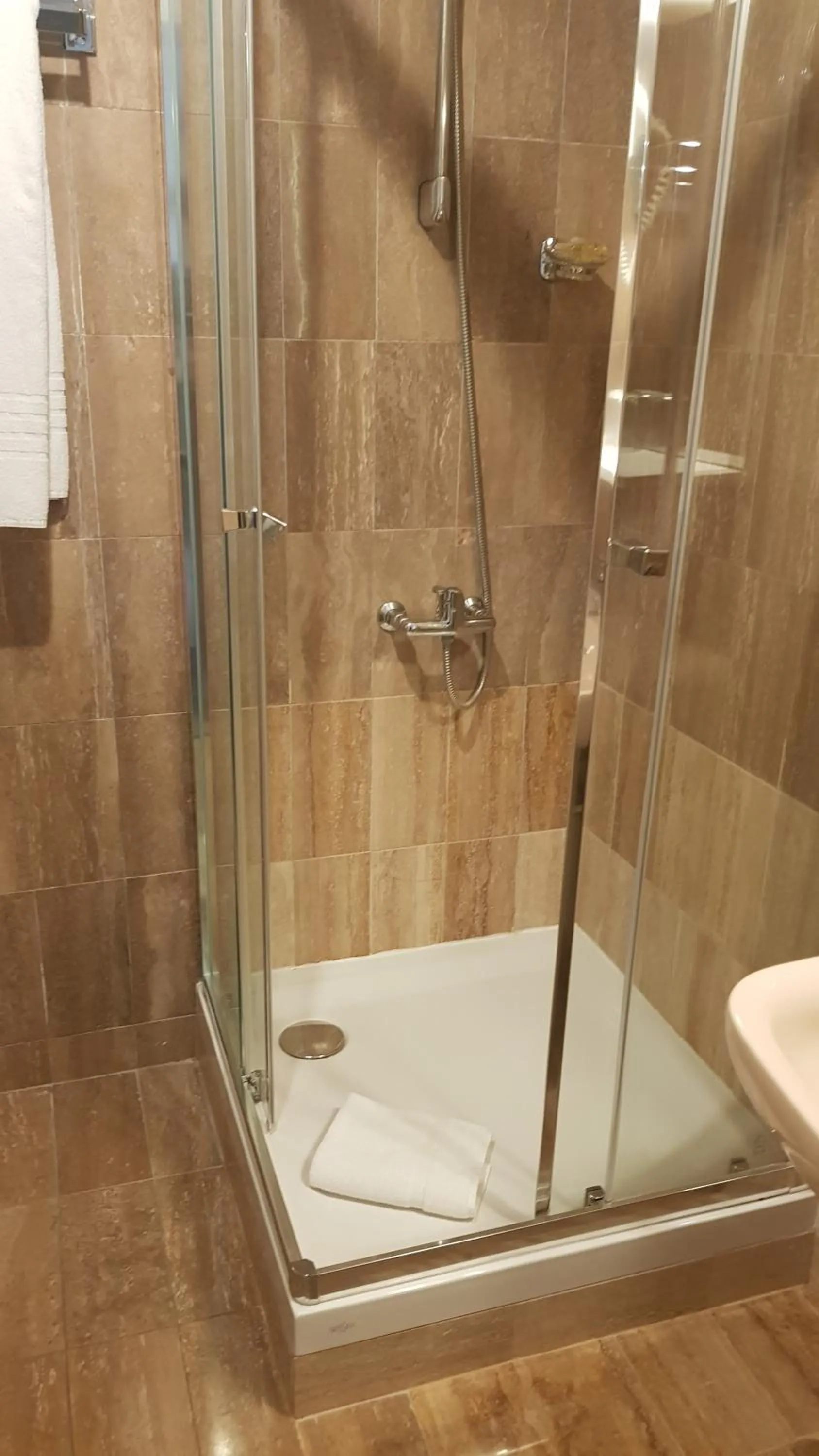 Shower in Hotel Century