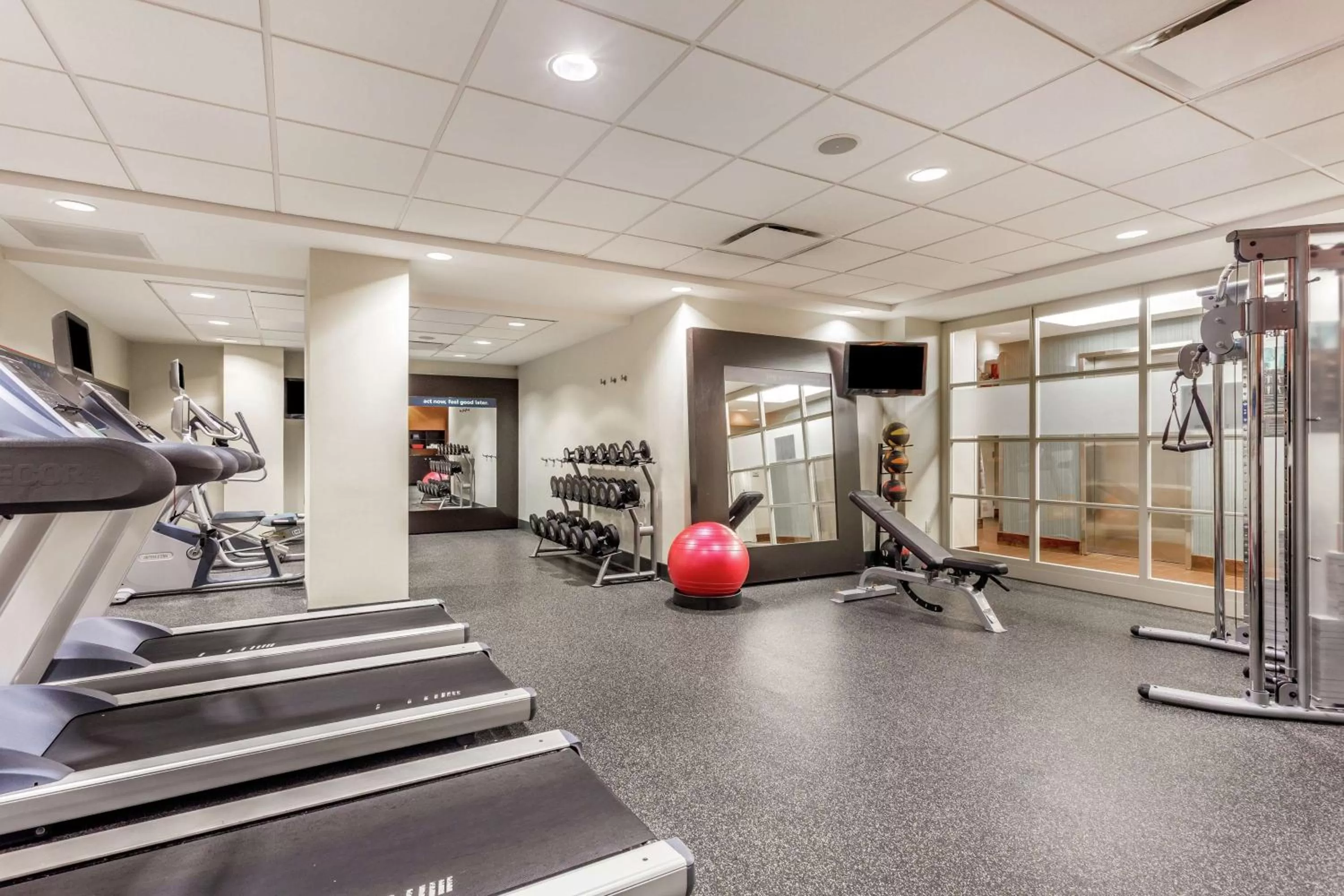 Fitness centre/facilities in Hampton Inn Manhattan Grand Central
