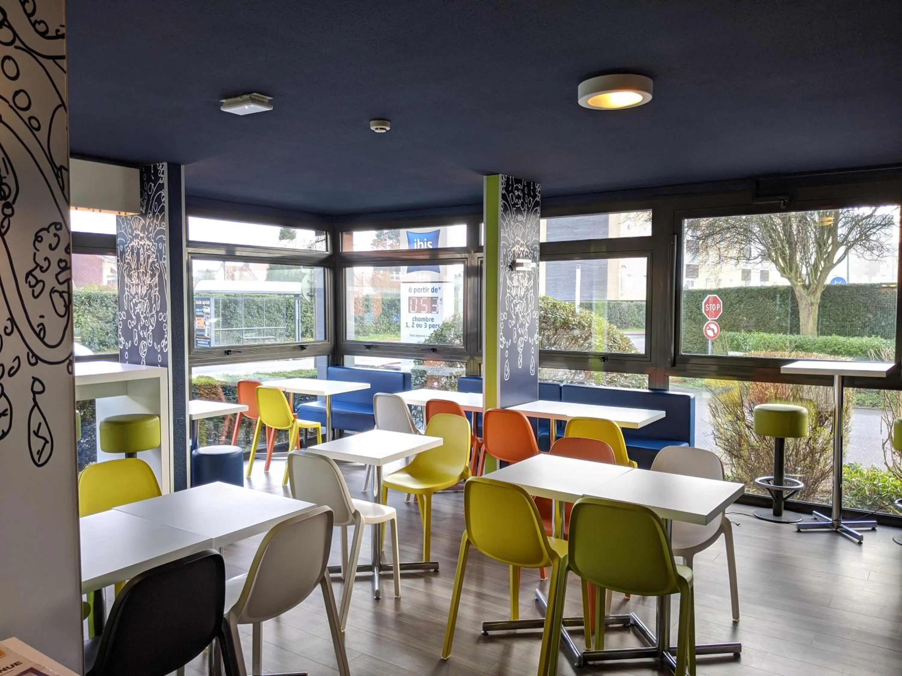 Restaurant/places to eat in ibis budget Saint-Omer Centre