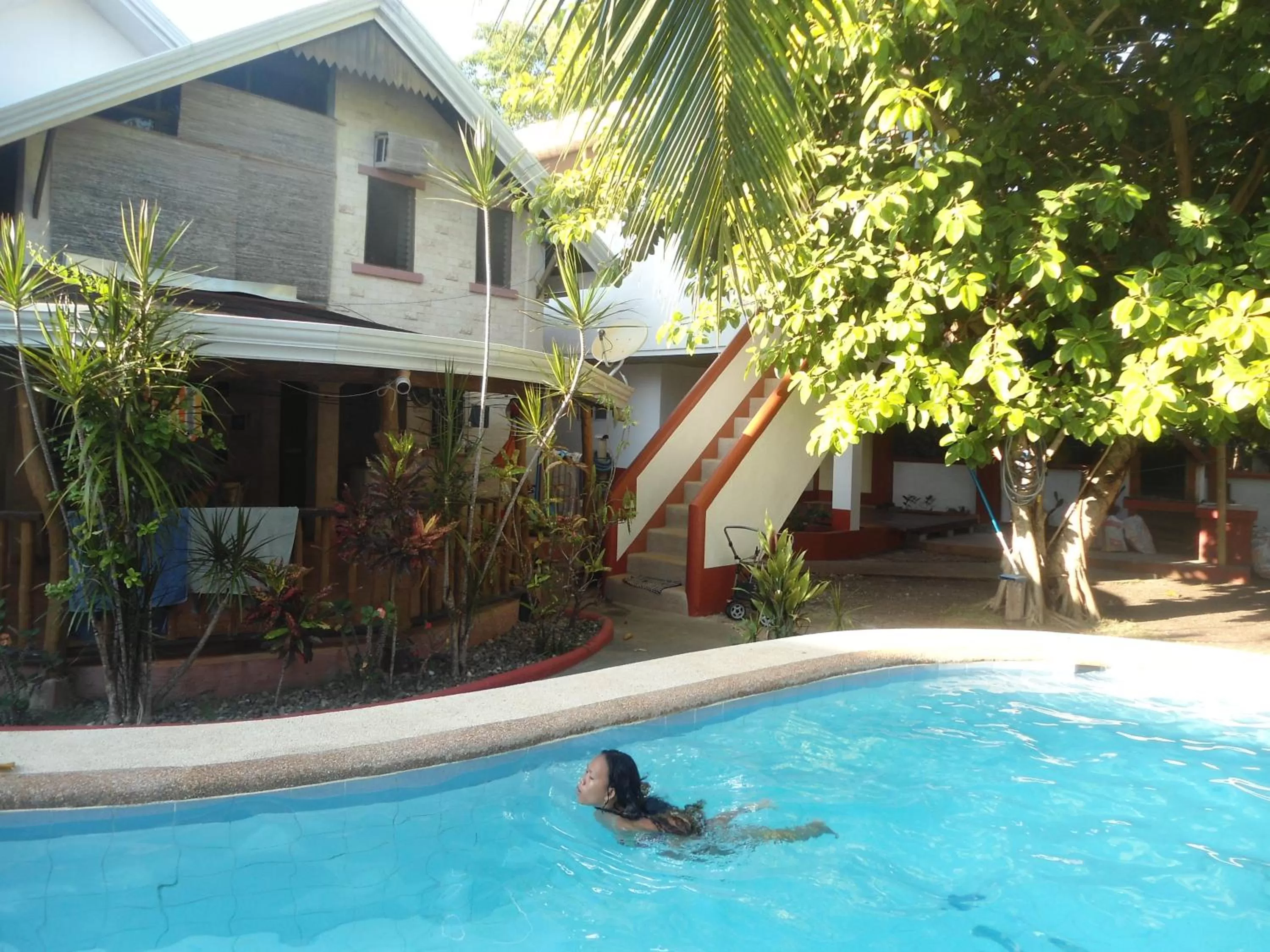 Swimming pool in Menchu's Pension House
