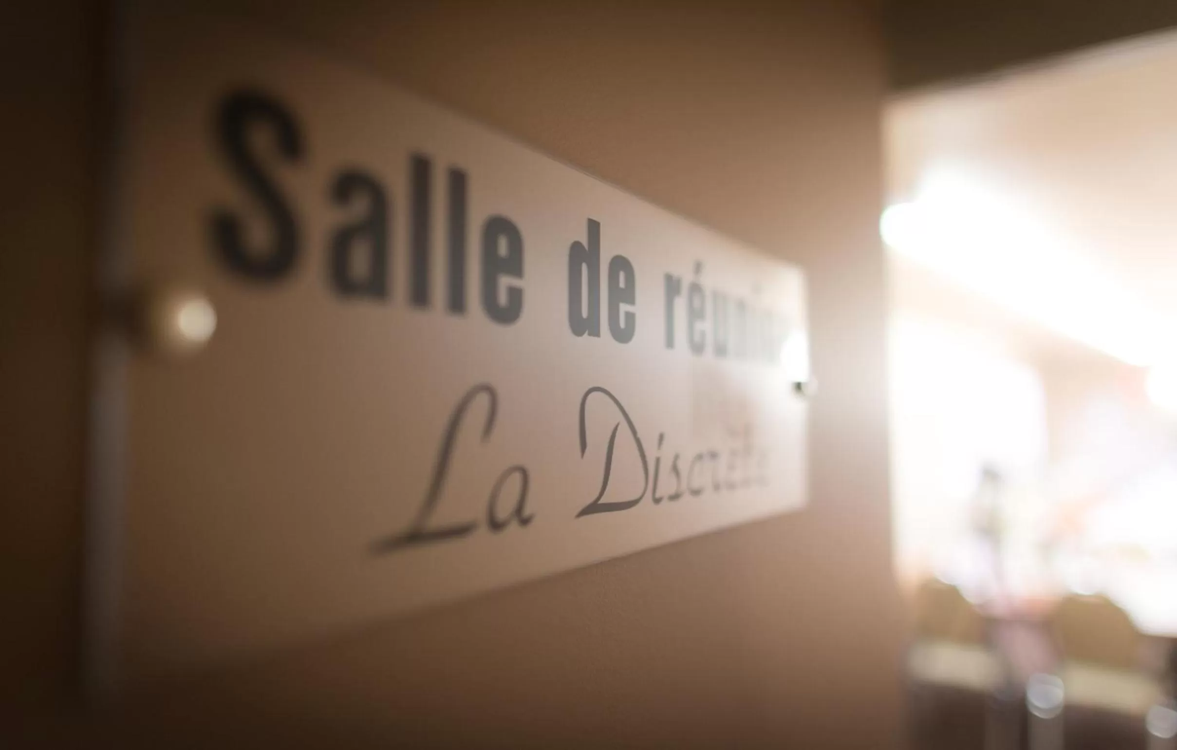 Business facilities in Travelodge by Wyndham Drummondville