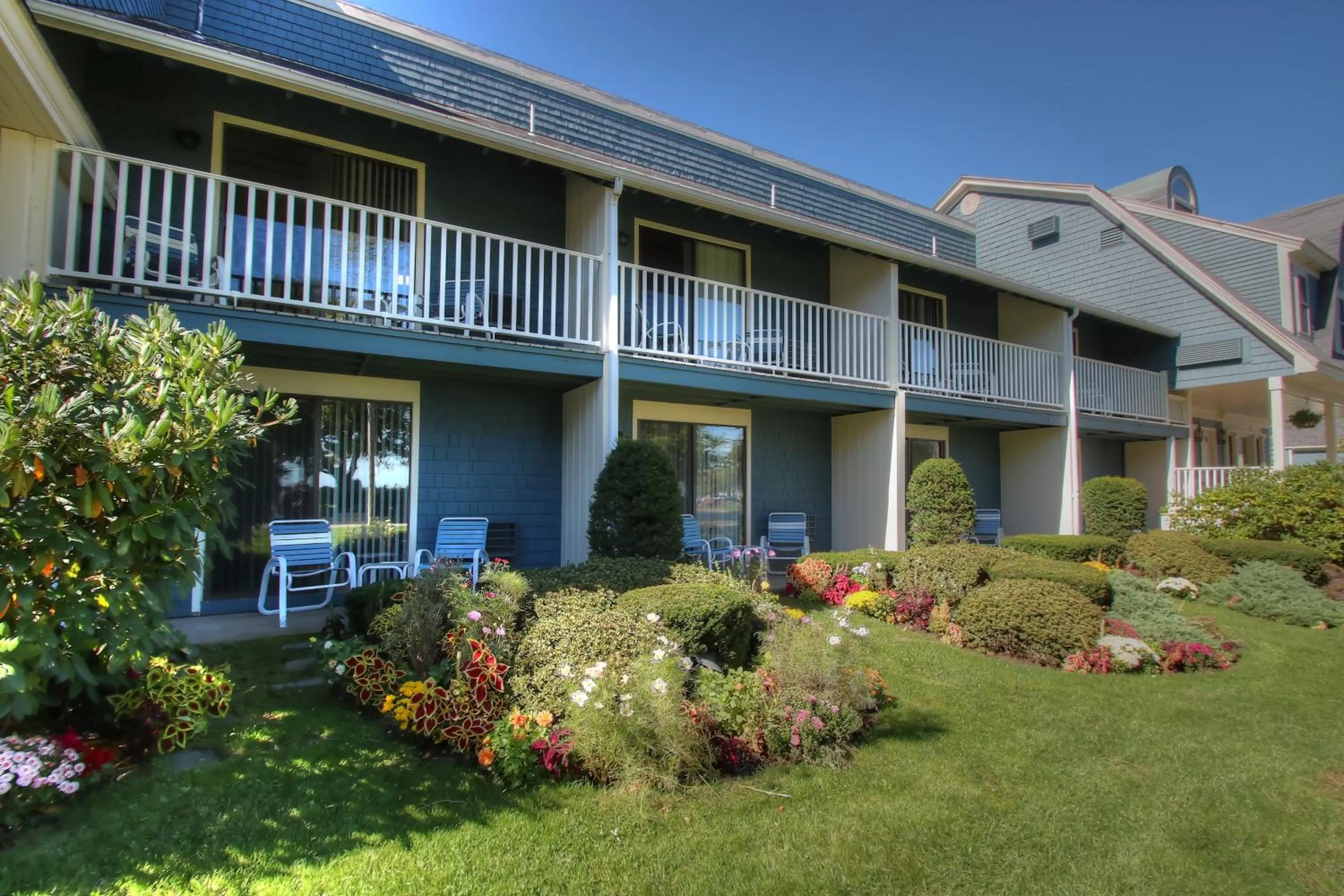 Property building in Seacastles Resort