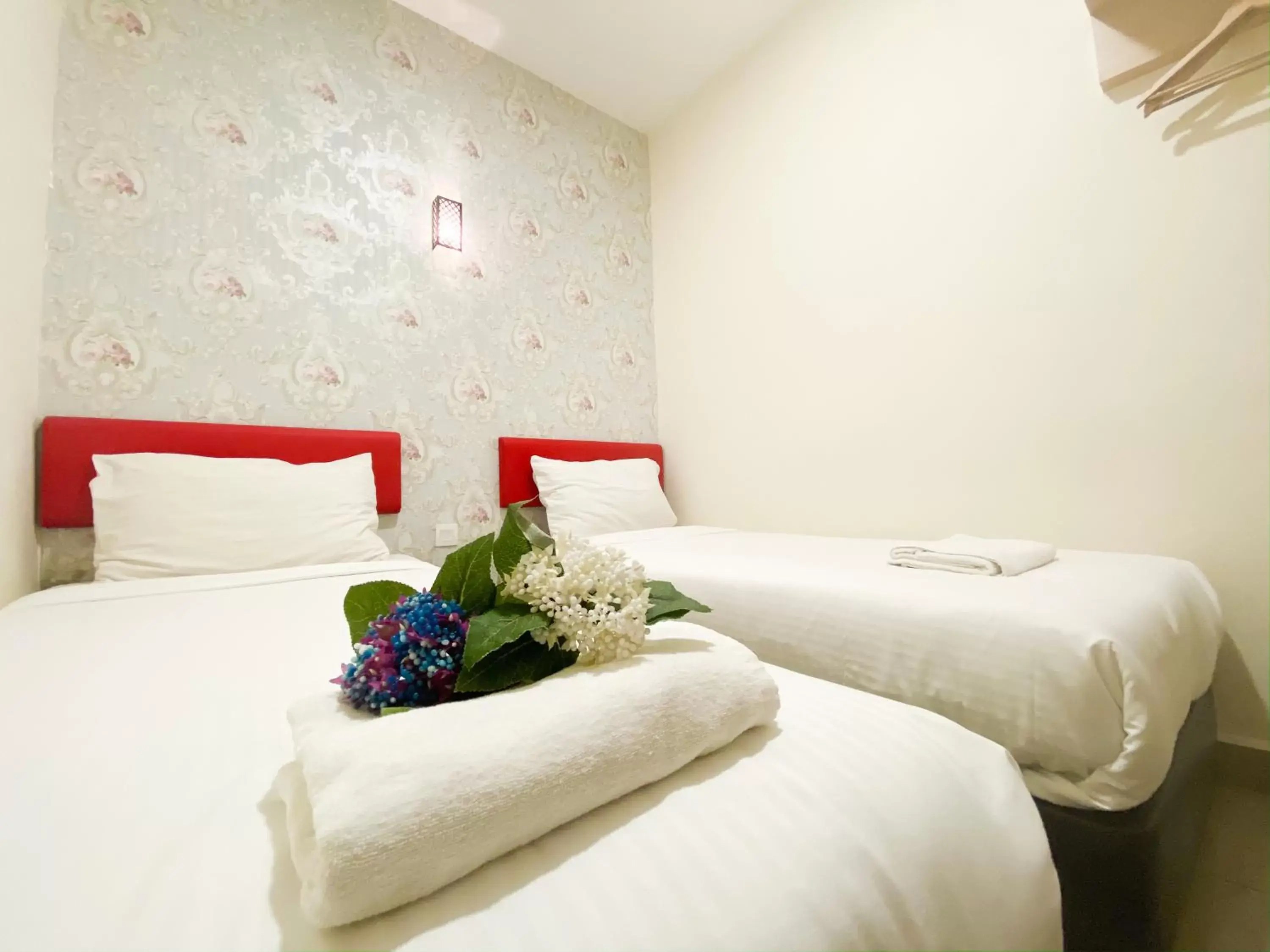 Standard Twin Room with Shared Bathroom in Carlsun Hotel Standard Twin Room with Shared Bathroom in Carlsun Hotel