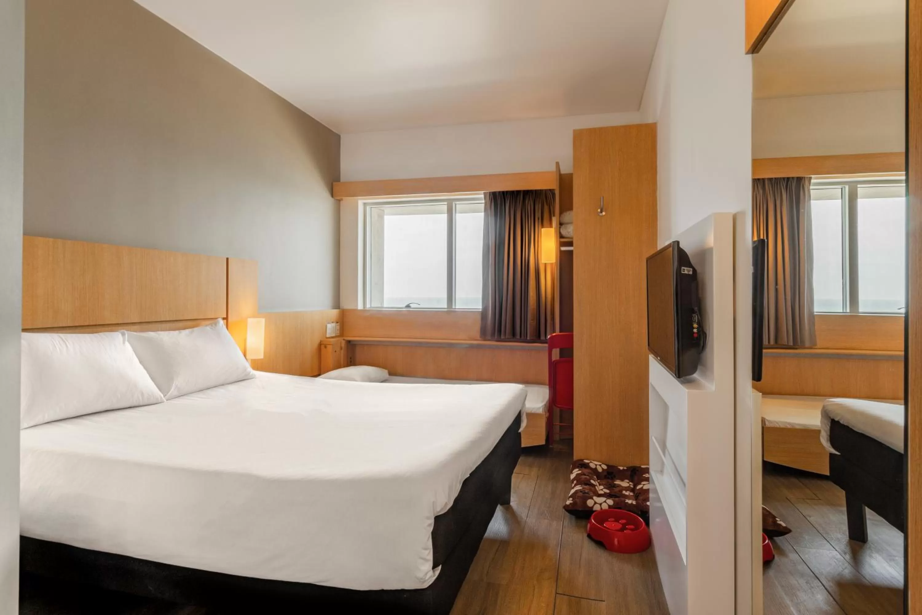 Standard Double Room with 1 Single Bed in Ibis Cartagena Marbella