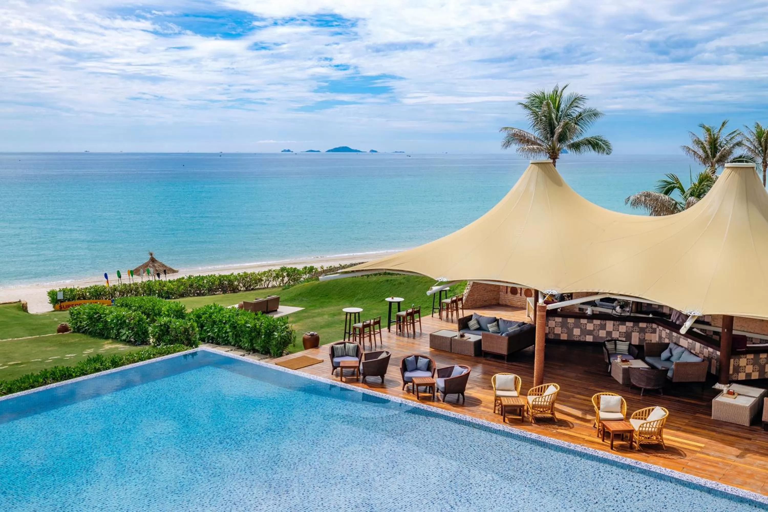 Lounge or bar in Fusion Resort Cam Ranh - All Spa Inclusive