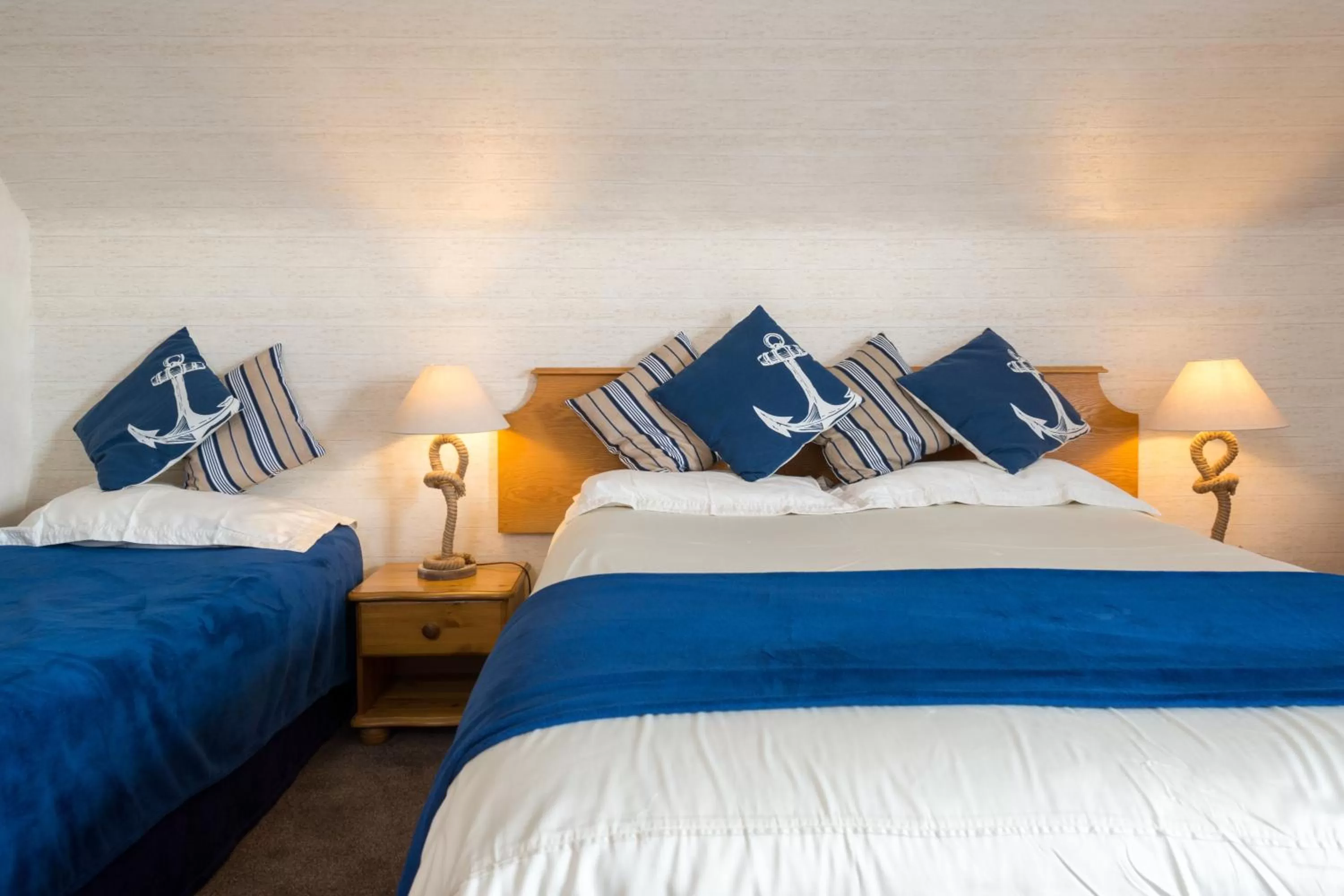 Bedroom, Bed in Marine Hotel