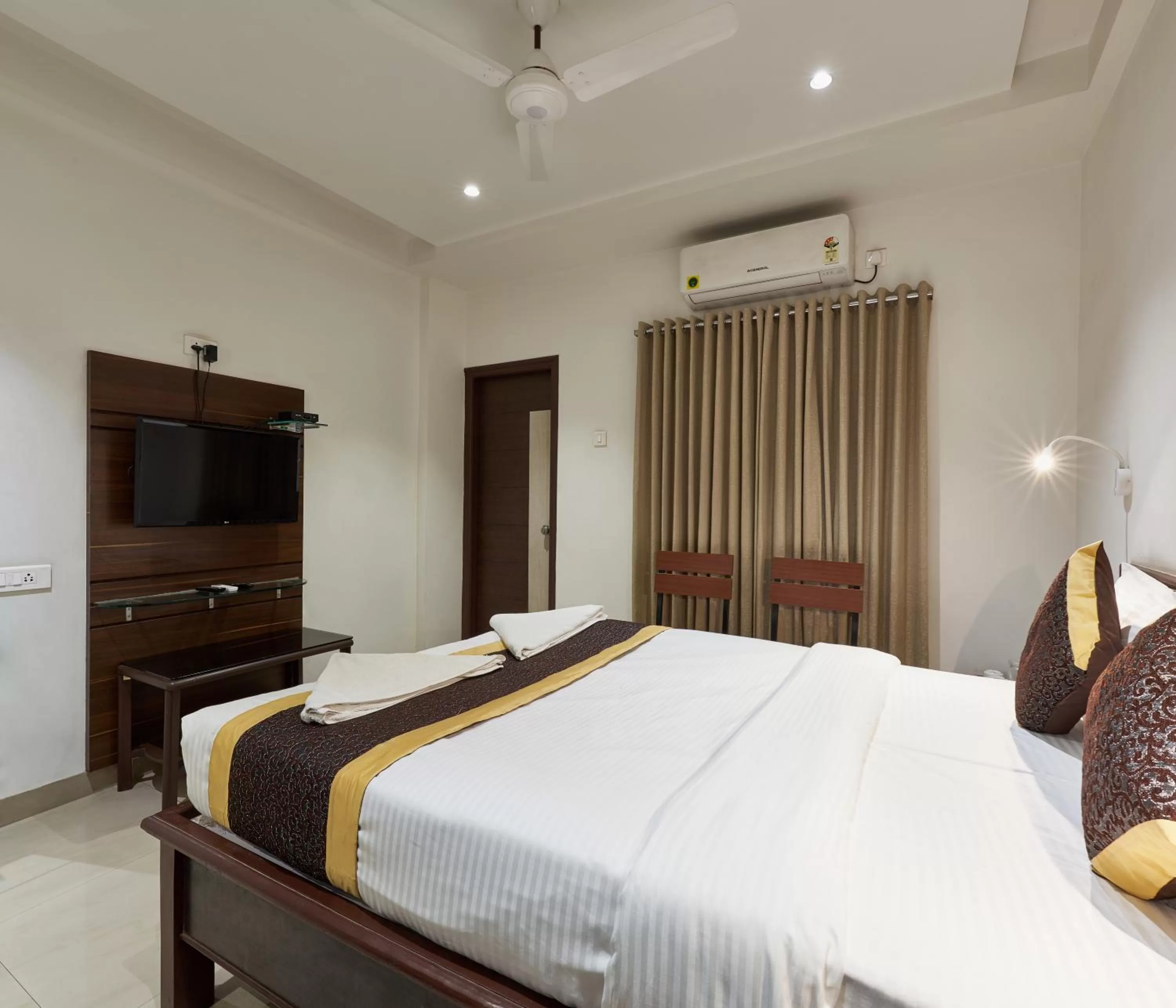 Bed in Hotel Fortune Inn