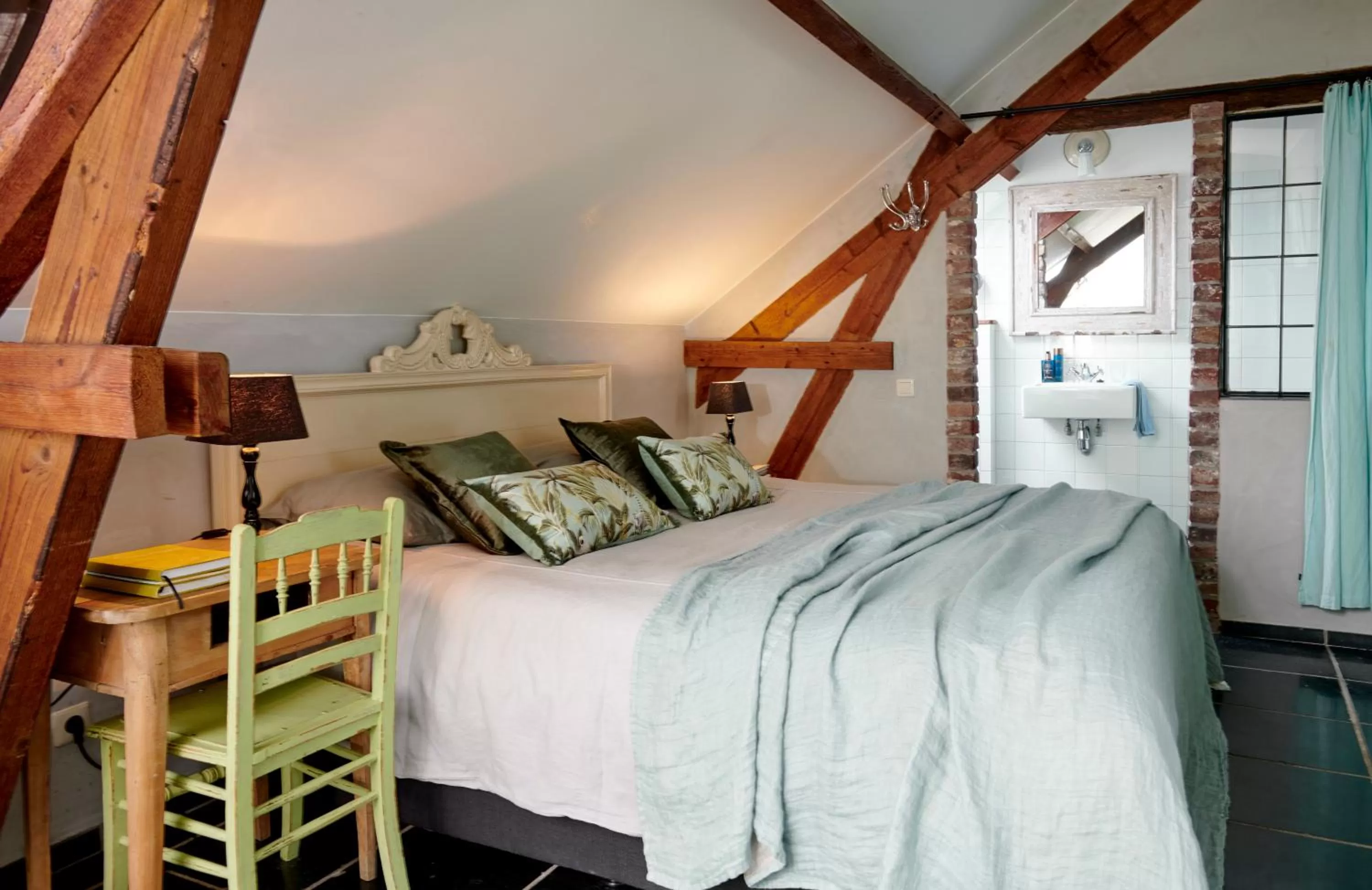 Bed in Gasterie Lieve Hemel