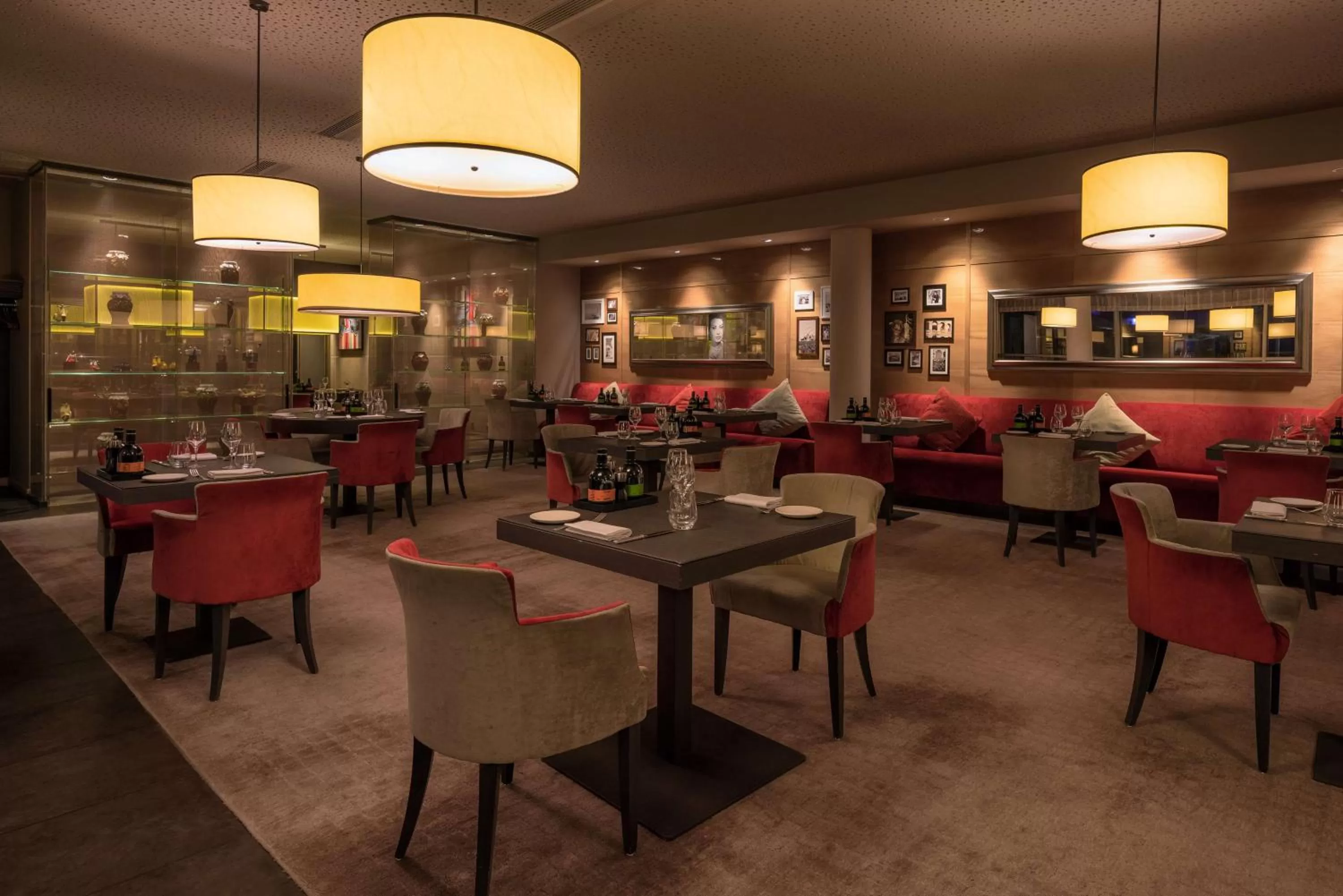 Restaurant/places to eat in Hilton Geneva Hotel and Conference Centre