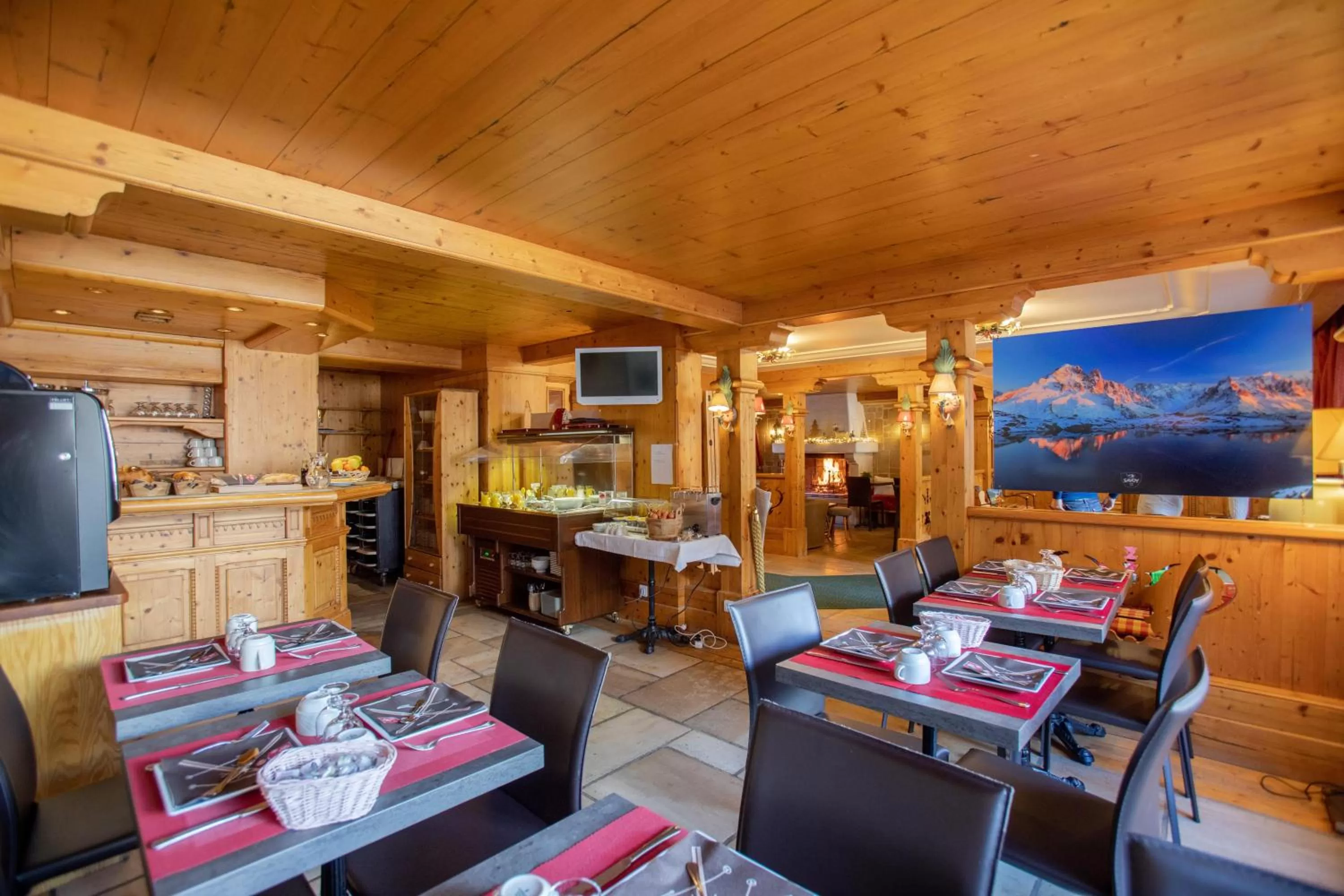 Buffet breakfast in Les Balcons du Savoy