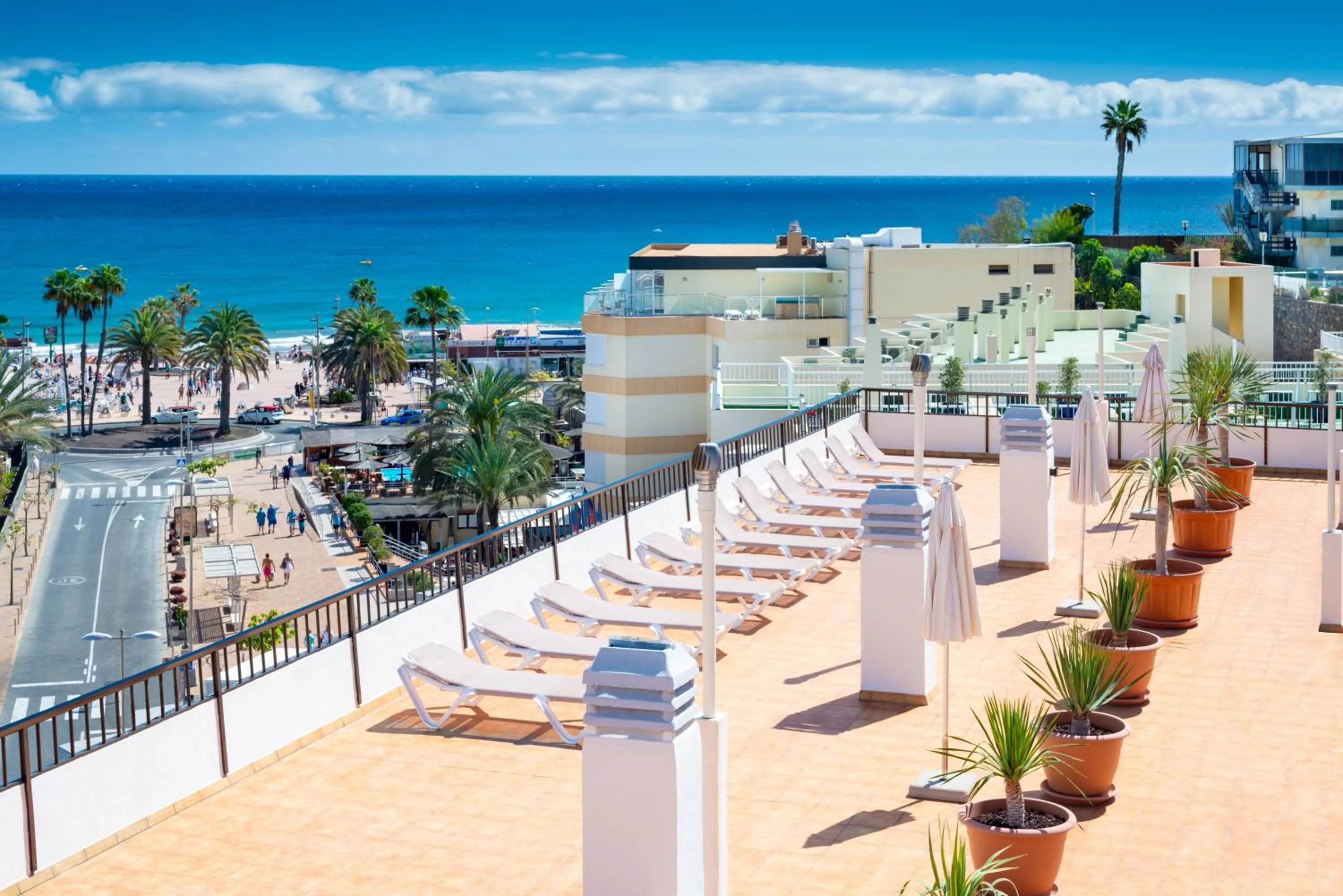 Sea view in Apartamentos las Góndolas