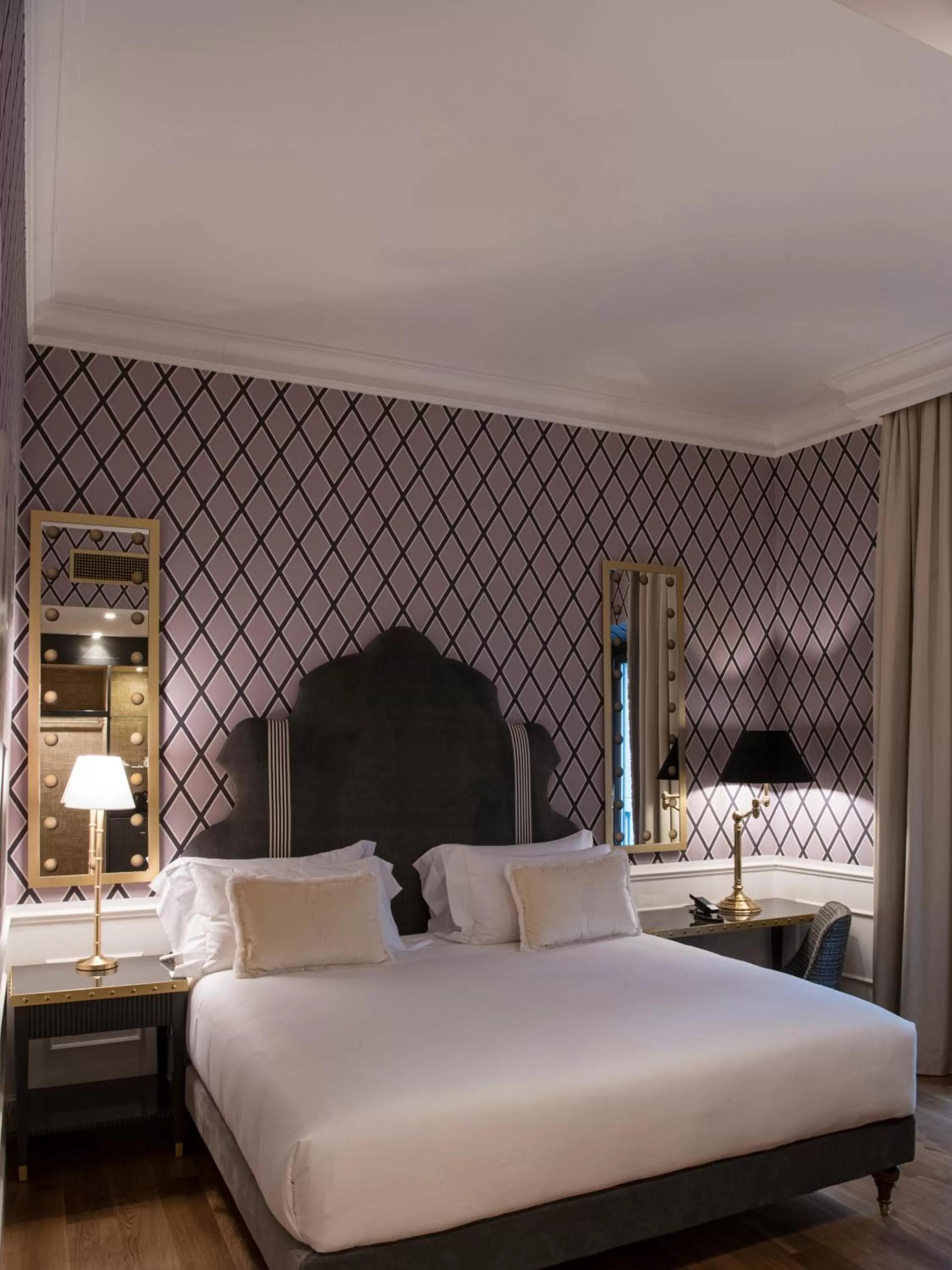 Bed in IL Tornabuoni The Unbound Collection by Hyatt