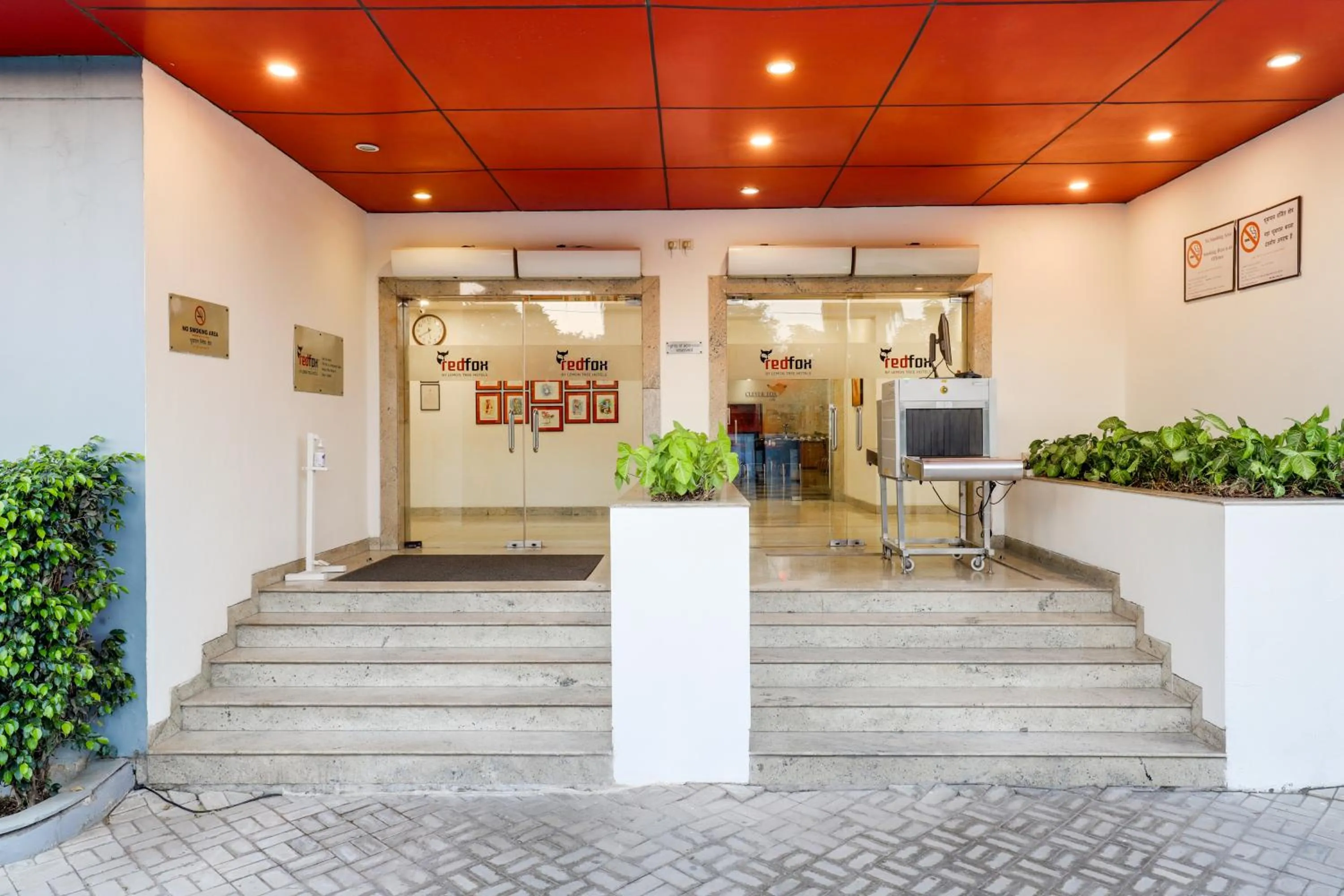 Facade/entrance in Red Fox by Lemon Tree Hotels, East Delhi