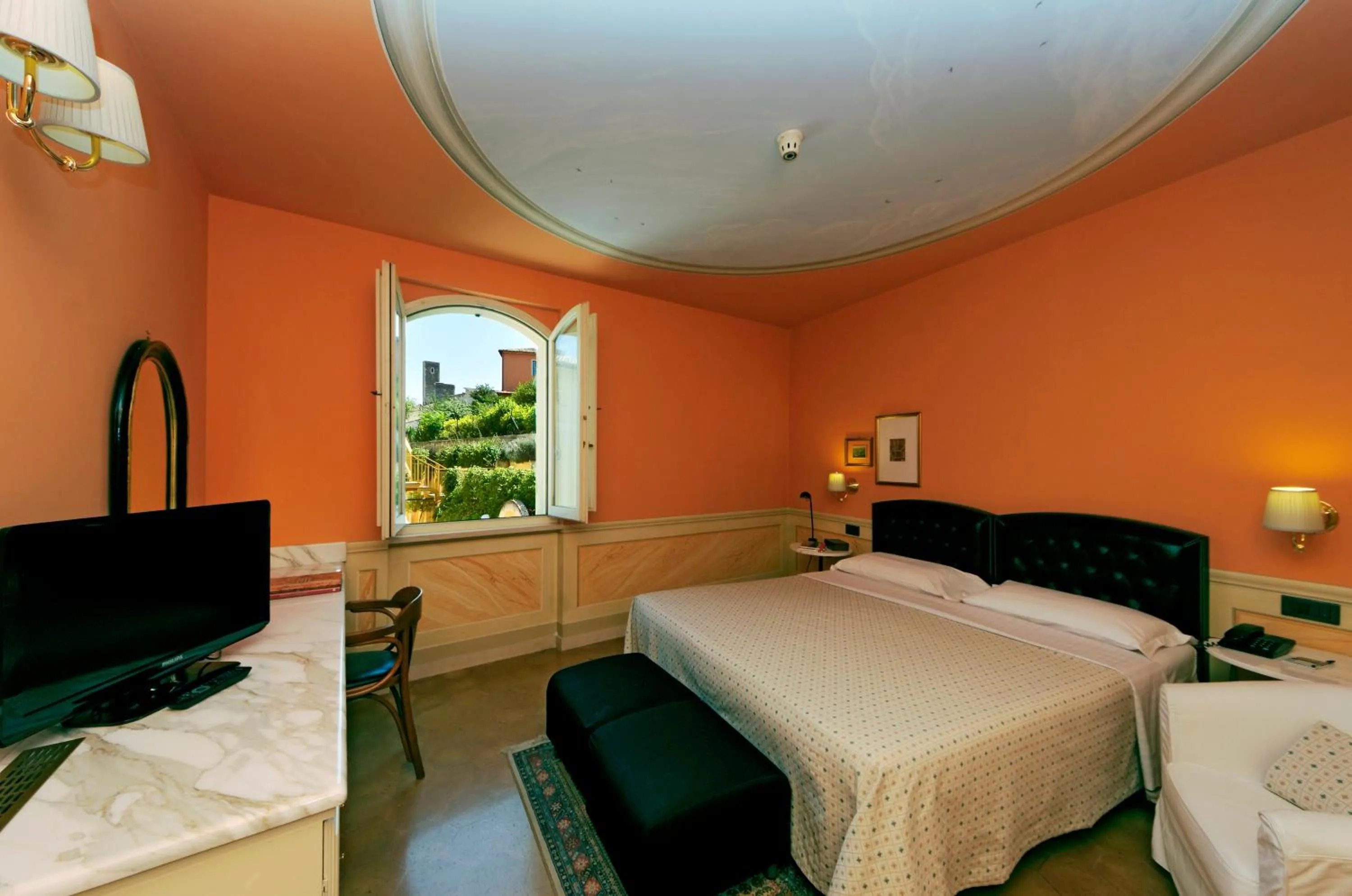 Bed in Hotel San Luca