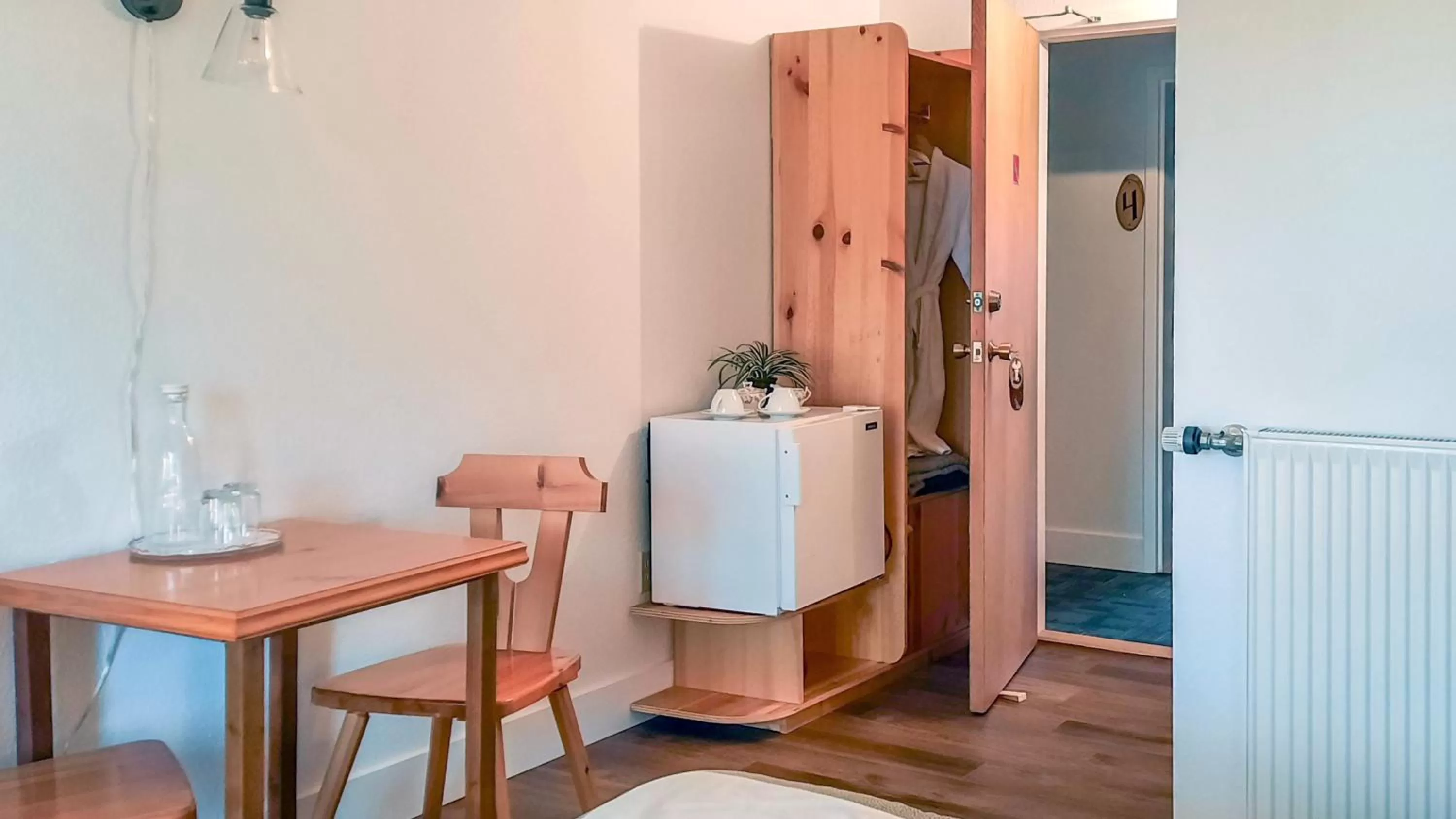 Seating area, TV/Entertainment Center in Edelweiss Inn Nova Scotia