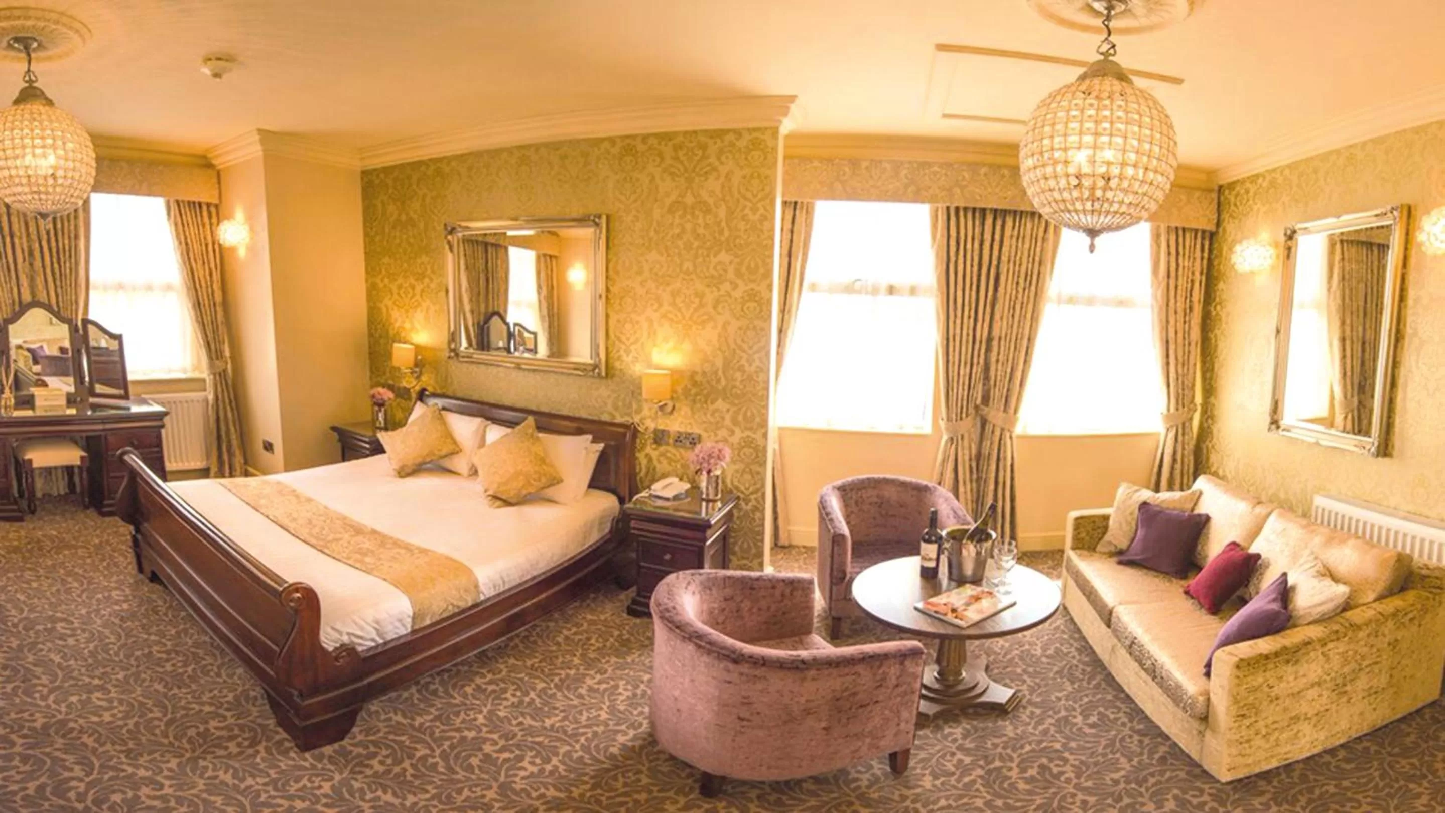 Day, Bed in Wherry Hotel