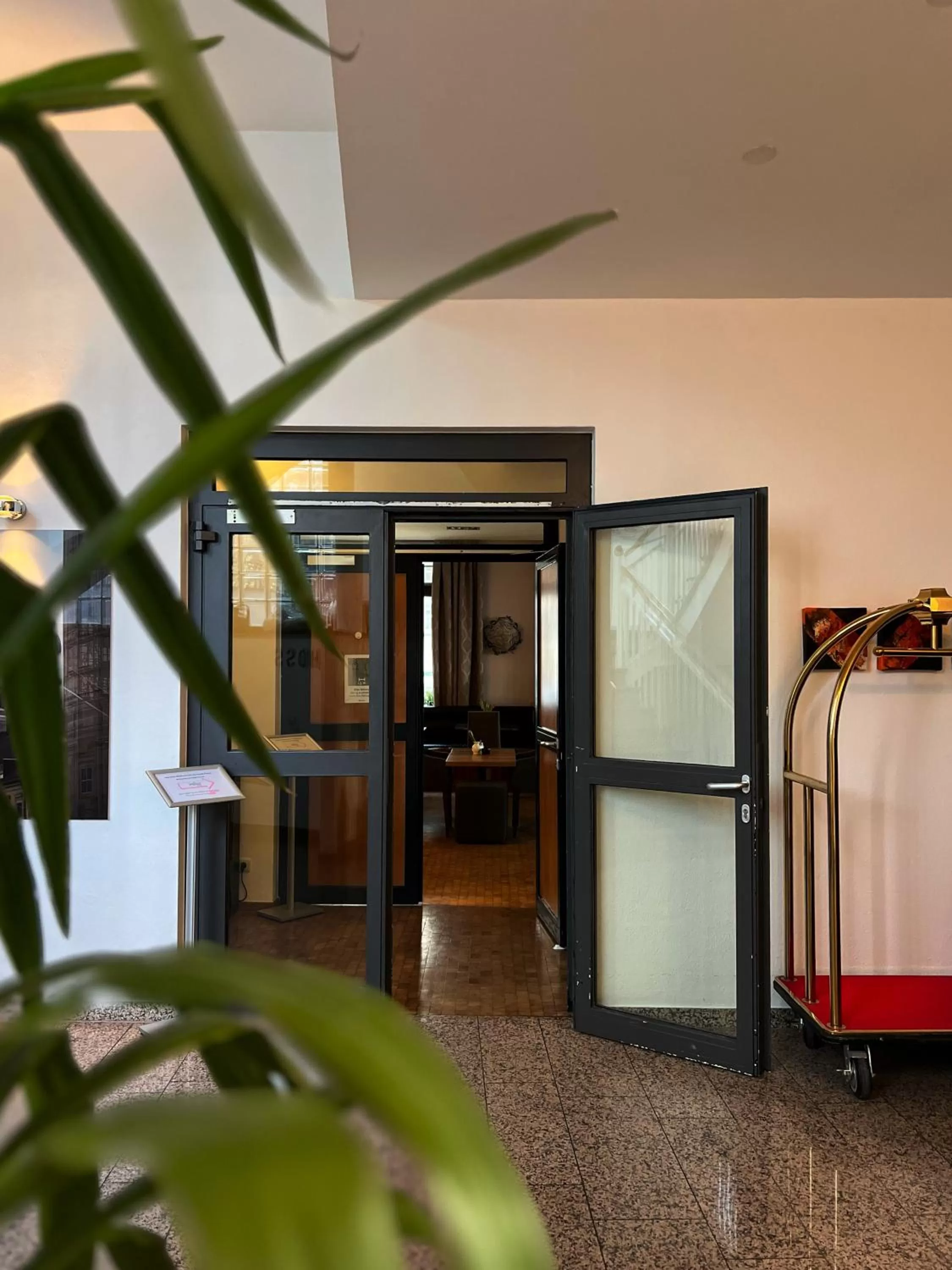 Property building, Bed in Hotel Prinz