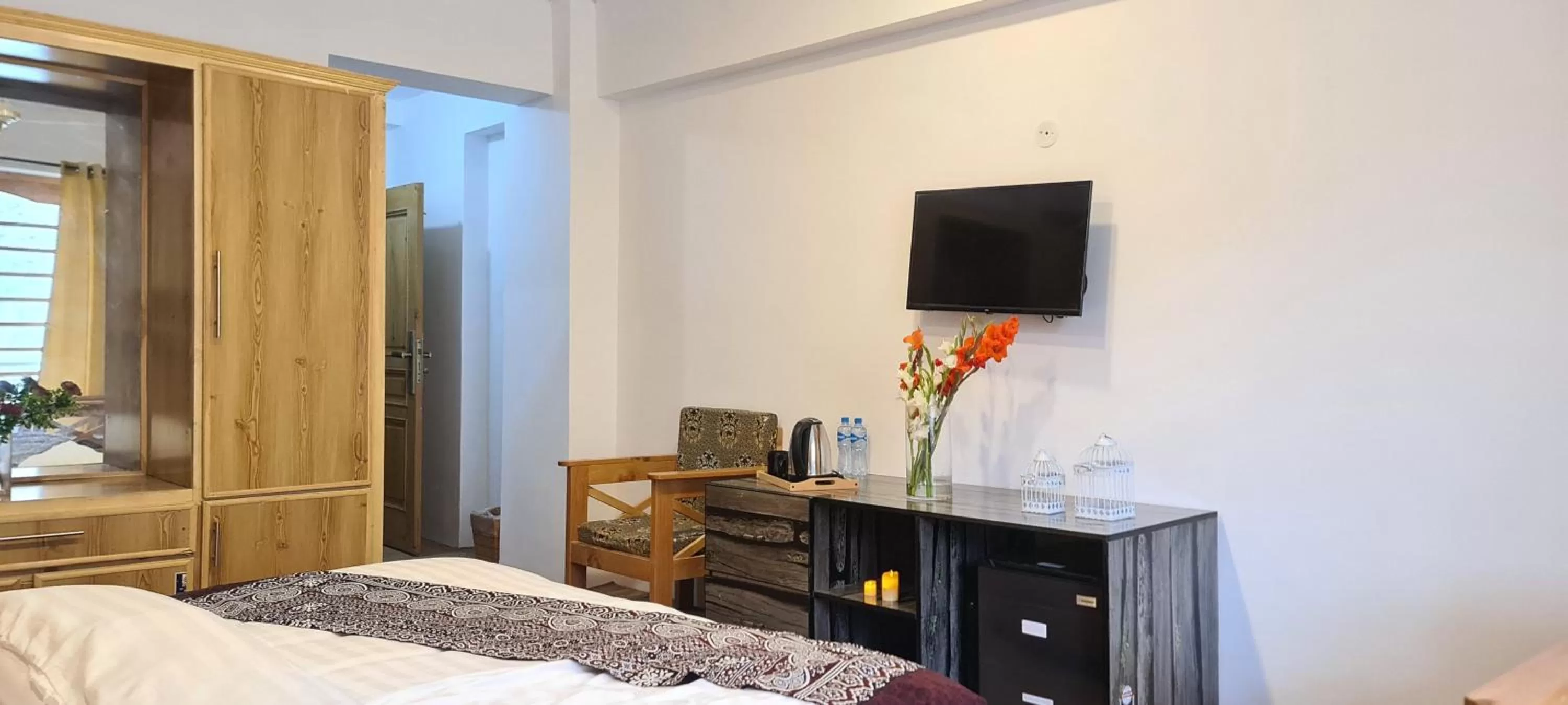 TV and multimedia in Indus Lodges Gilgit