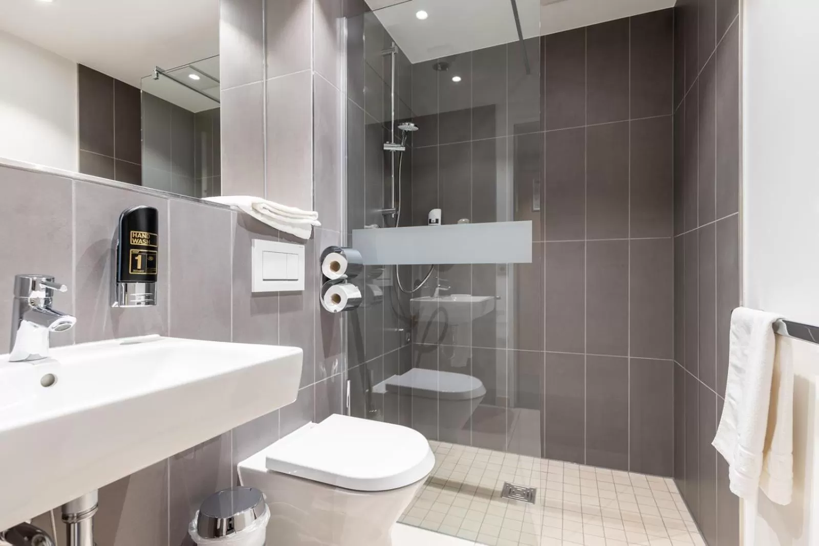 Bathroom in Serways Hotel Hösel