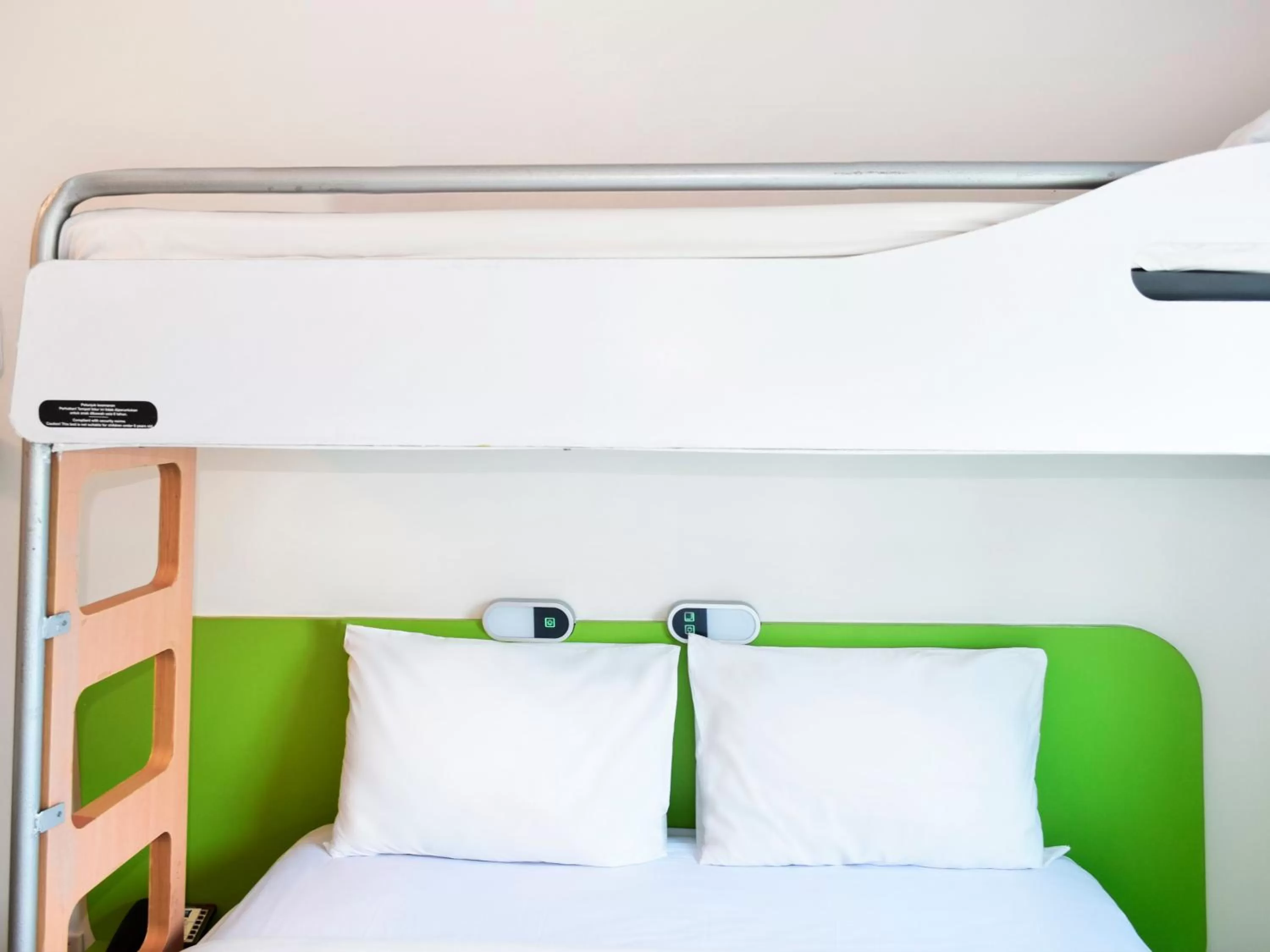 bunk bed, Bed in Ibis Budget Semarang Tendean