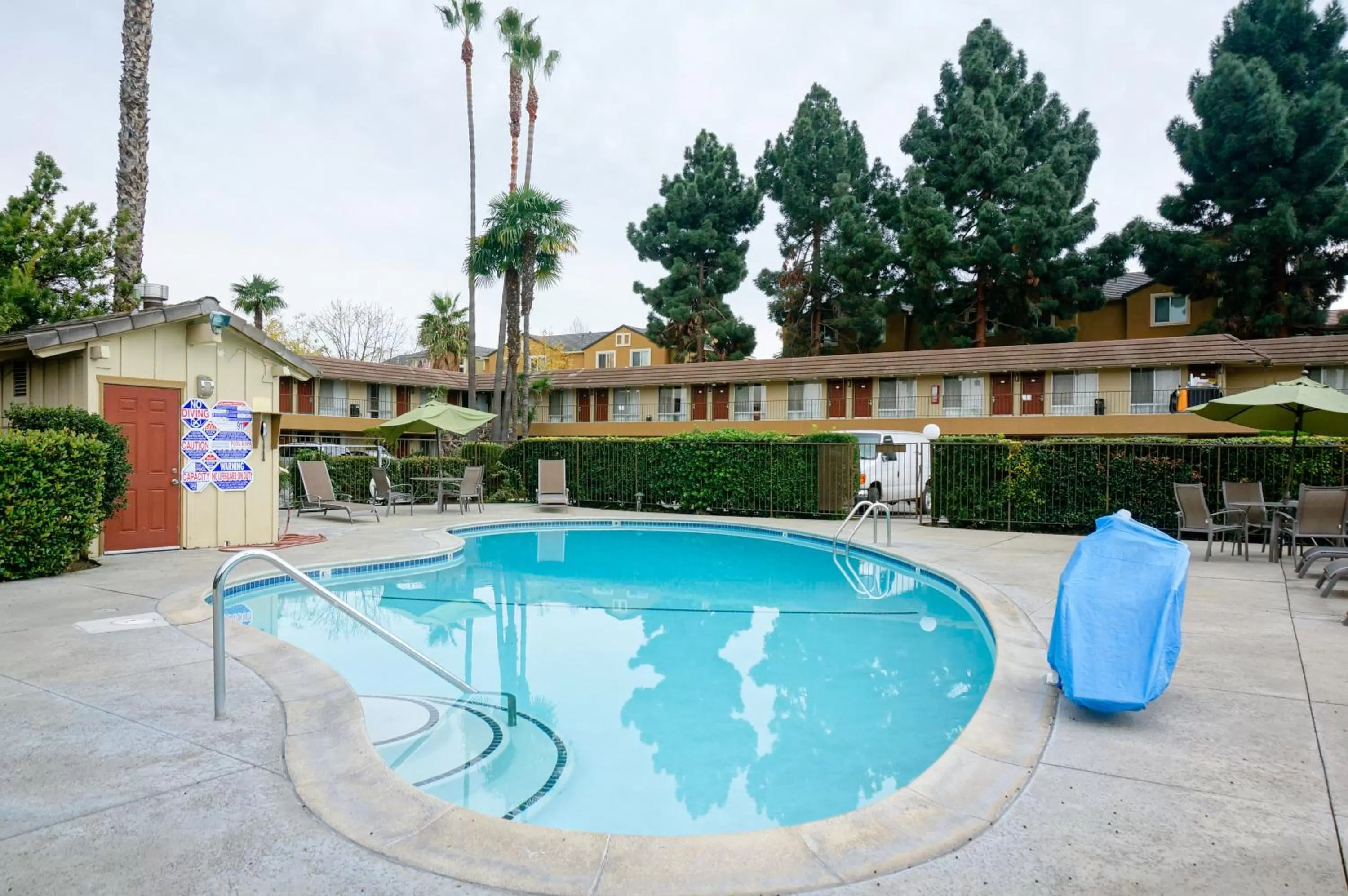 Swimming pool in Hotel E Real