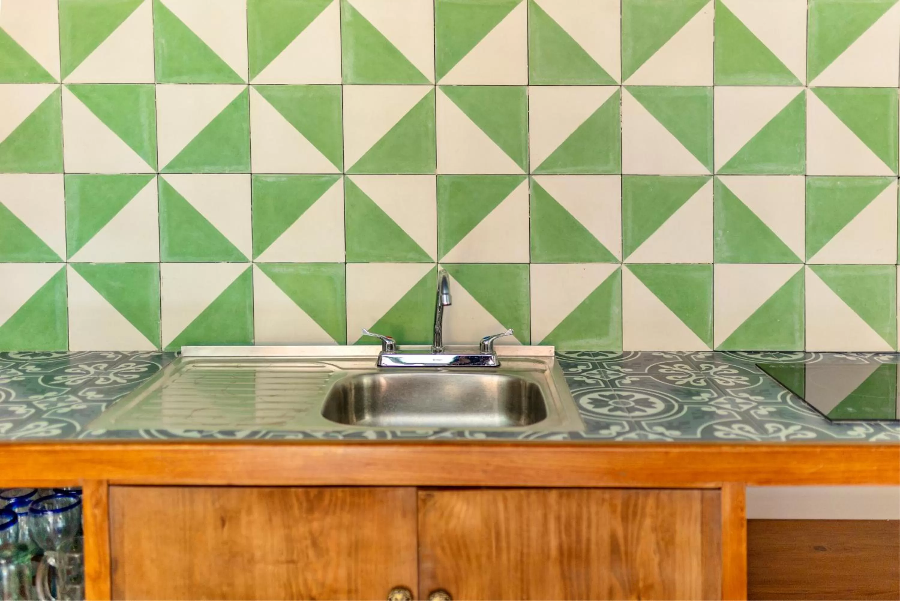 Communal kitchen in Casa Lavanda Hotel Boutique