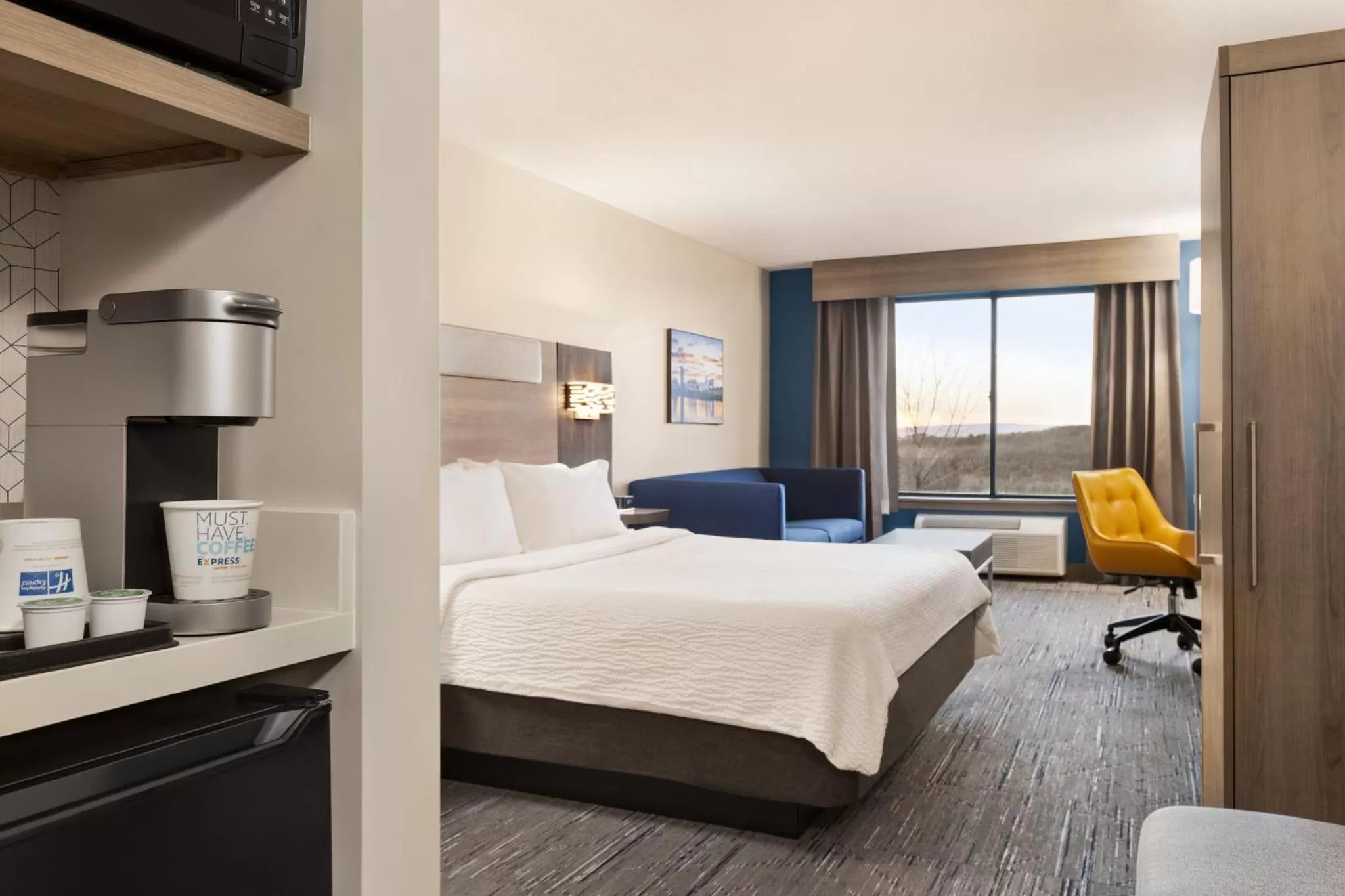 Photo of the whole room, Bed in Holiday Inn Express & Suites East Greenbush Albany-Skyline by IHG