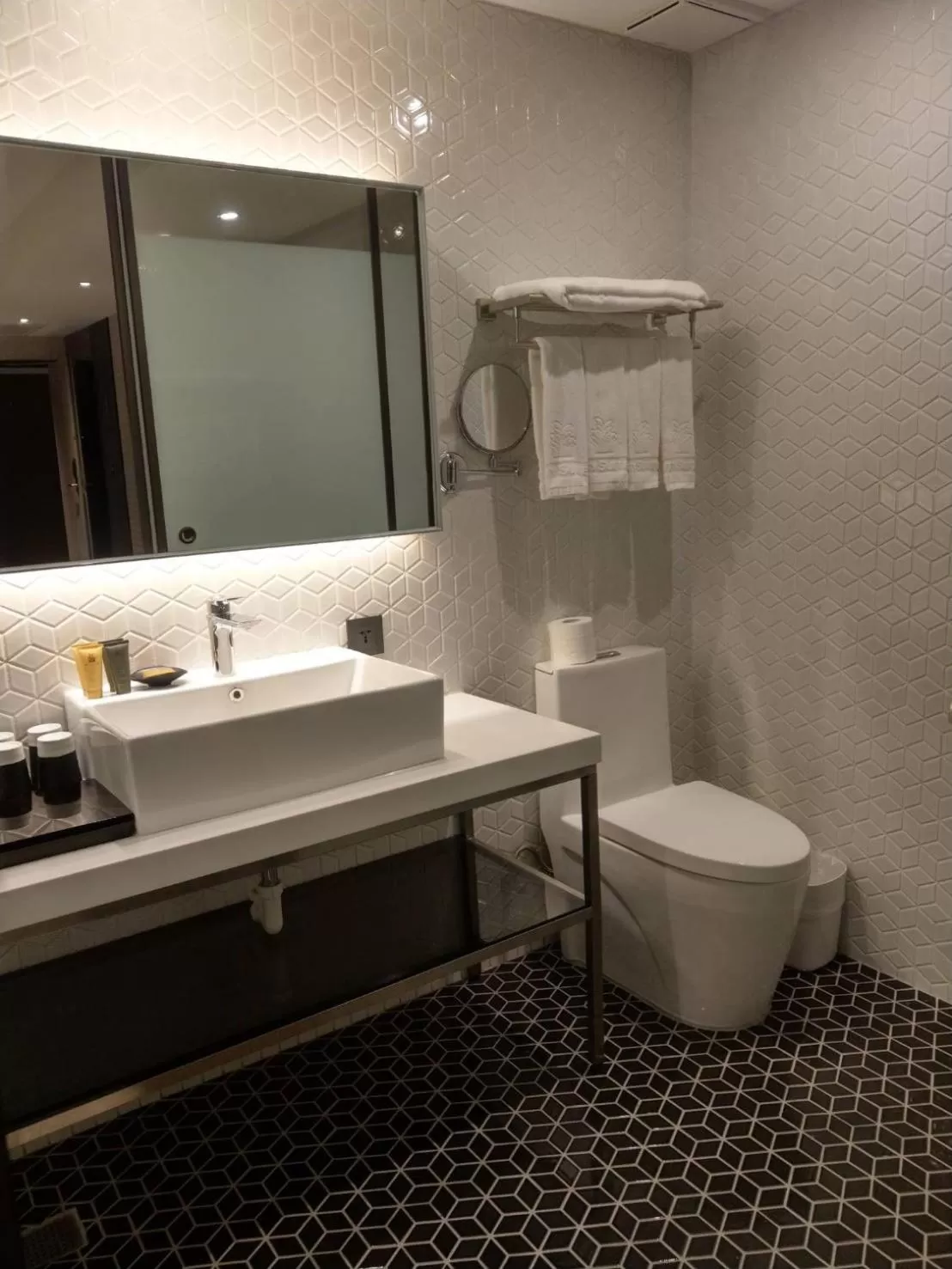 Toilet in City Suites - Taipei Nandong